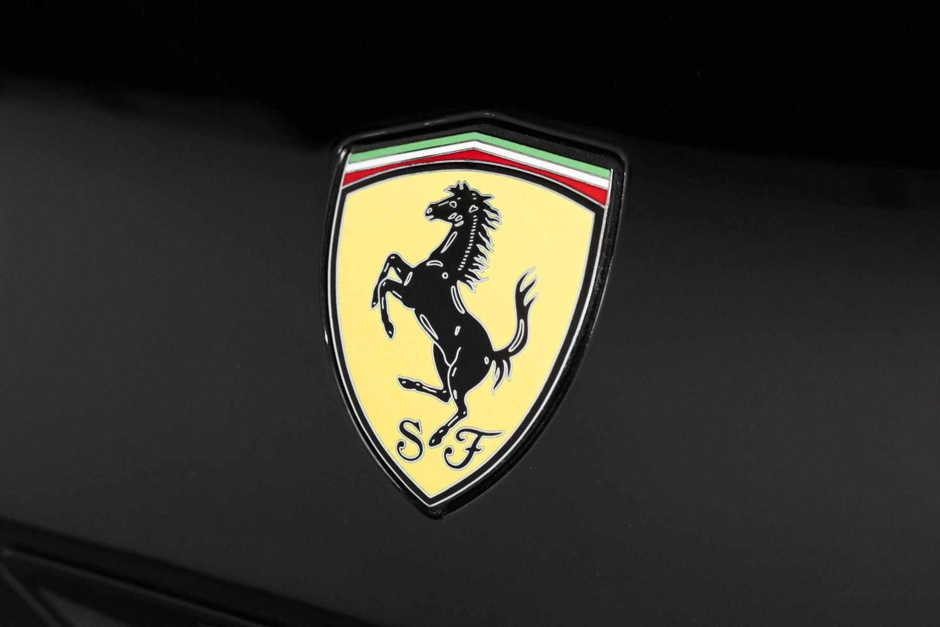 mph025_4253390179_Used_2010_Ferrari_California_1777367985_0729e566f4