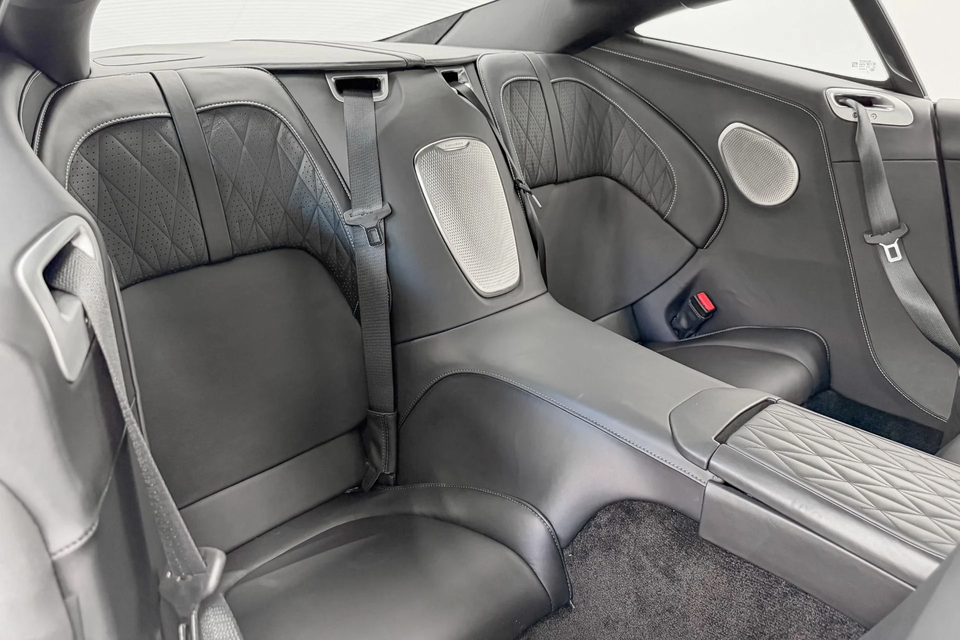mph025_4256181838_Used_2024_Aston_Martin_DB_12_V8_Inspire_Sport_Interior_671_Horsepower_Low_M_Iles_1784830647_637da39b3c