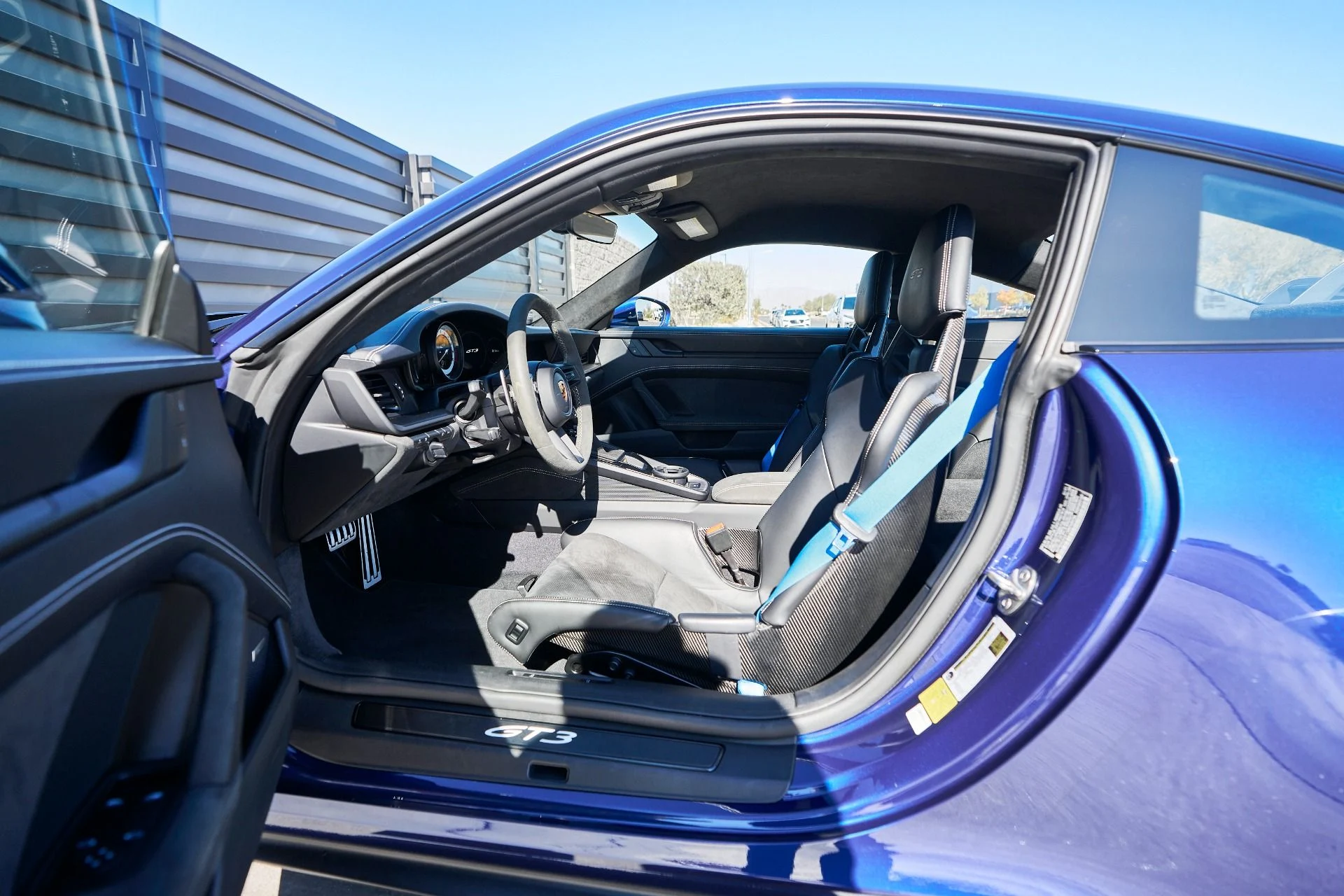 mph025_425898517_Used_2022_Porsche_911_GT_3_1761959373_49de8af6c9