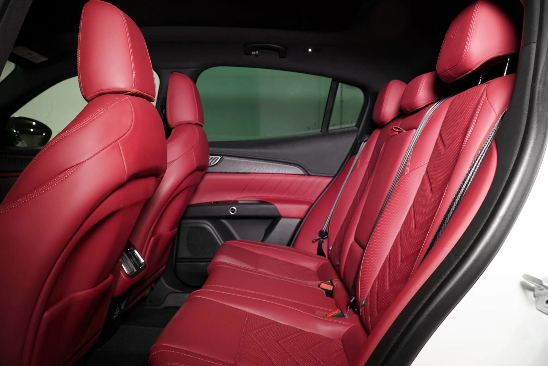 mph025_4271244225_New_2025_Maserati_Grecale_Modena_1776302402_7e9fb04754