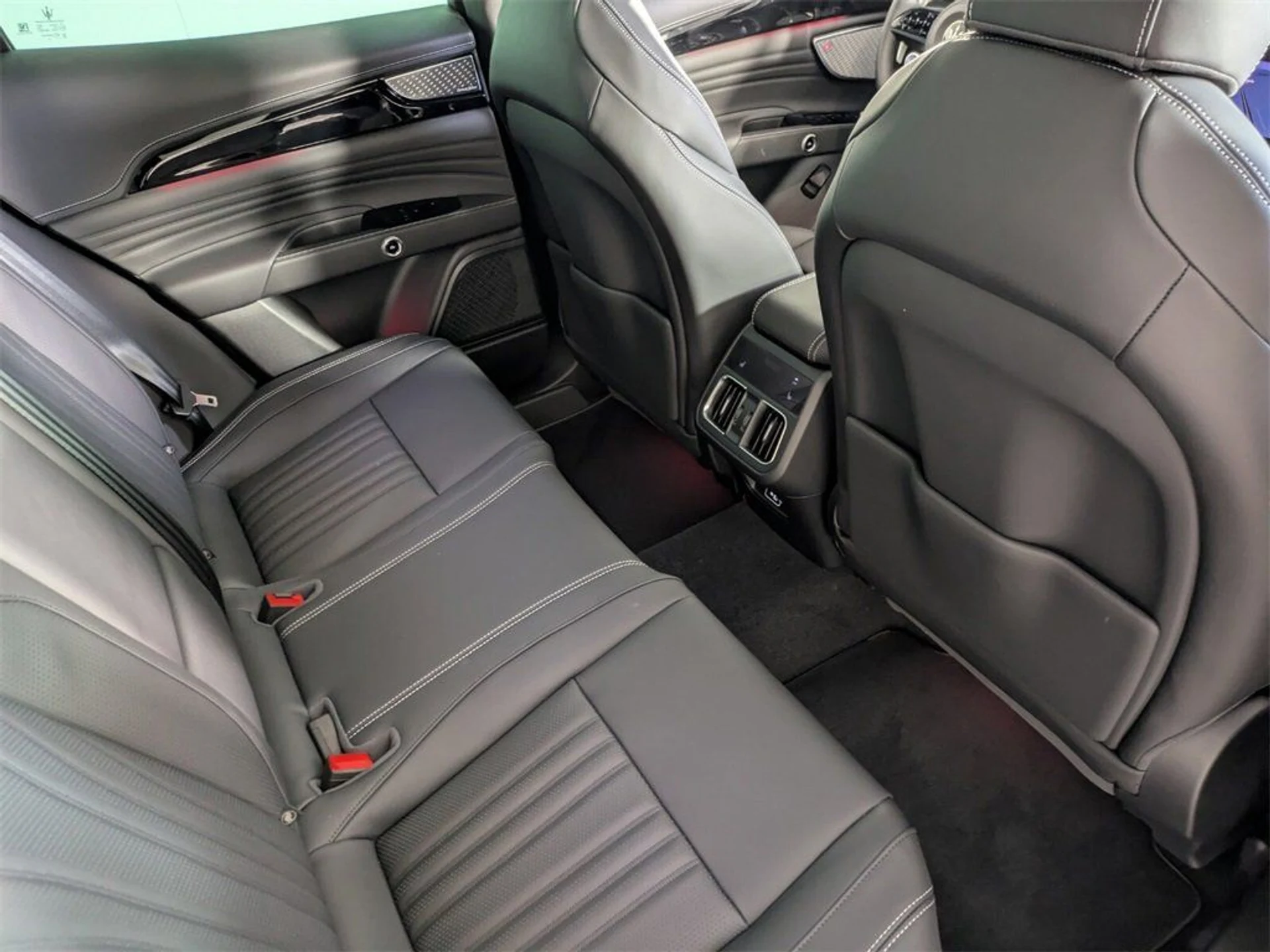 mph025_4271423925_586be27616b963fde71b85b94e5c3480_300638d507