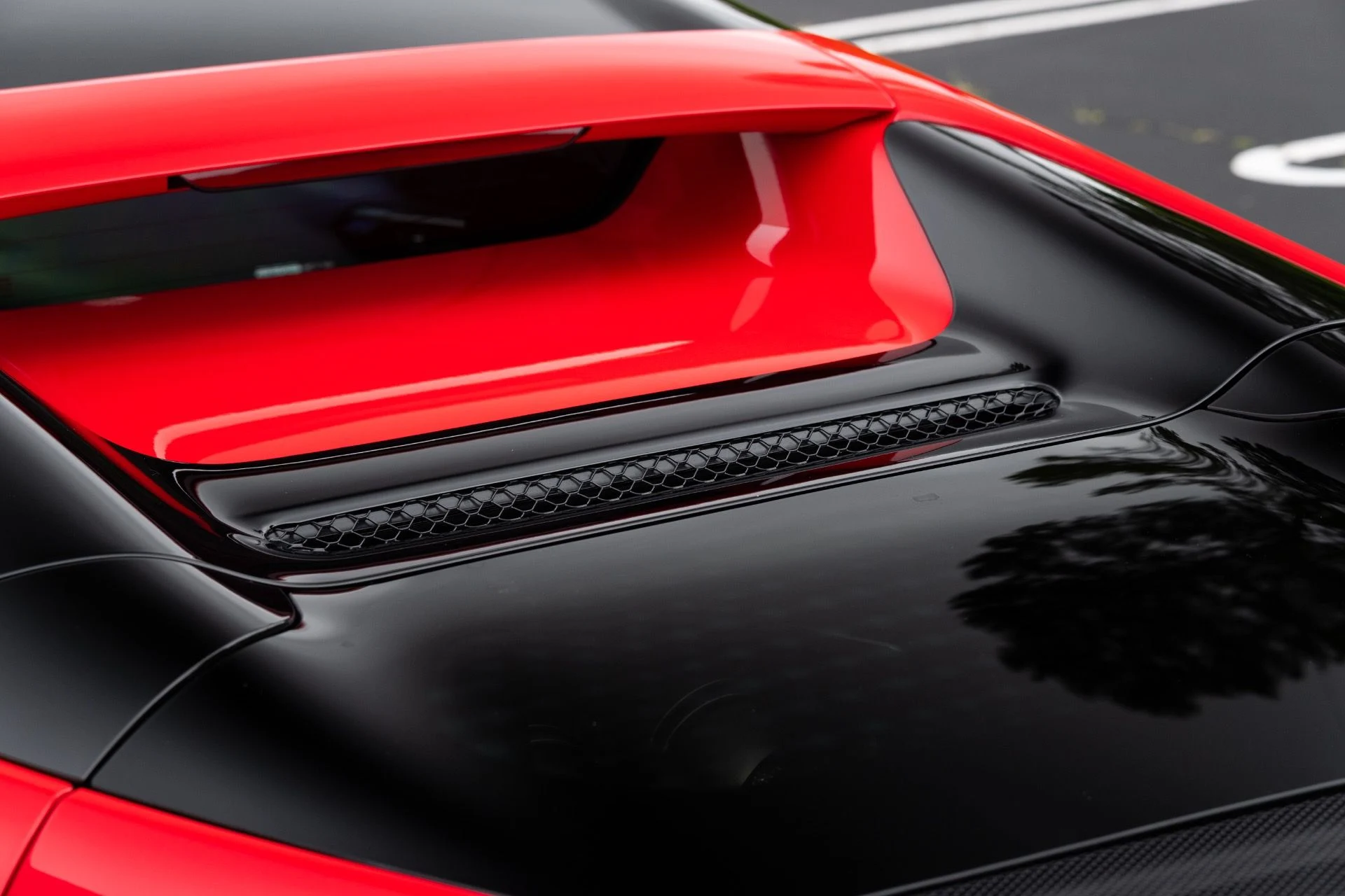 mph025_4283435992_Used_2024_Ferrari_296_GTS_1776982815_a227279066