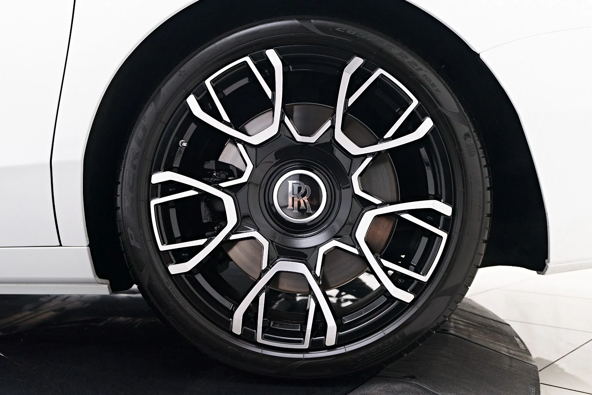 mph025_4285563718_Used_2024_Rolls_Royce_Ghost_Base_1757190825_e7385a4713