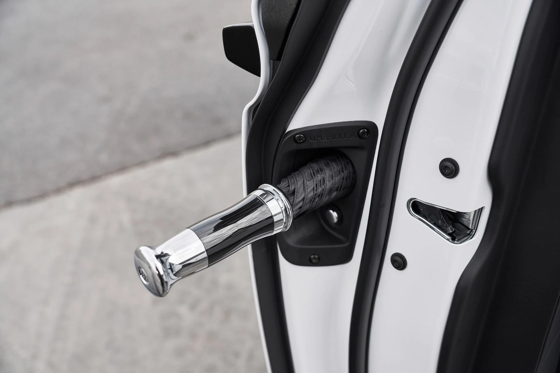 mph025_4294909785_Used_2025_Rolls_Royce_Ghost_Black_Badge_1763167772_dbf2076059