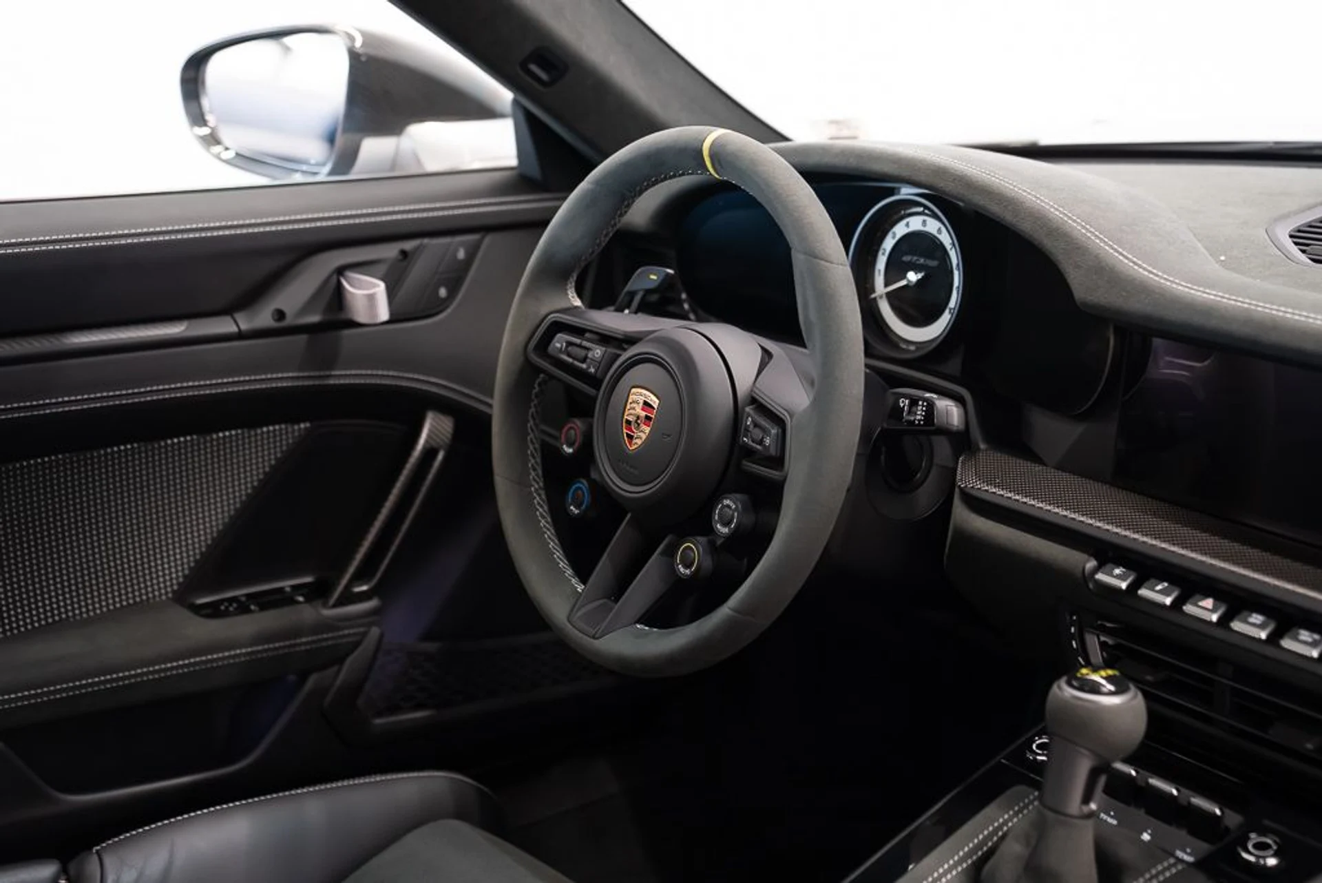 mph025_43335685_porsche_911_2024_92744ce834