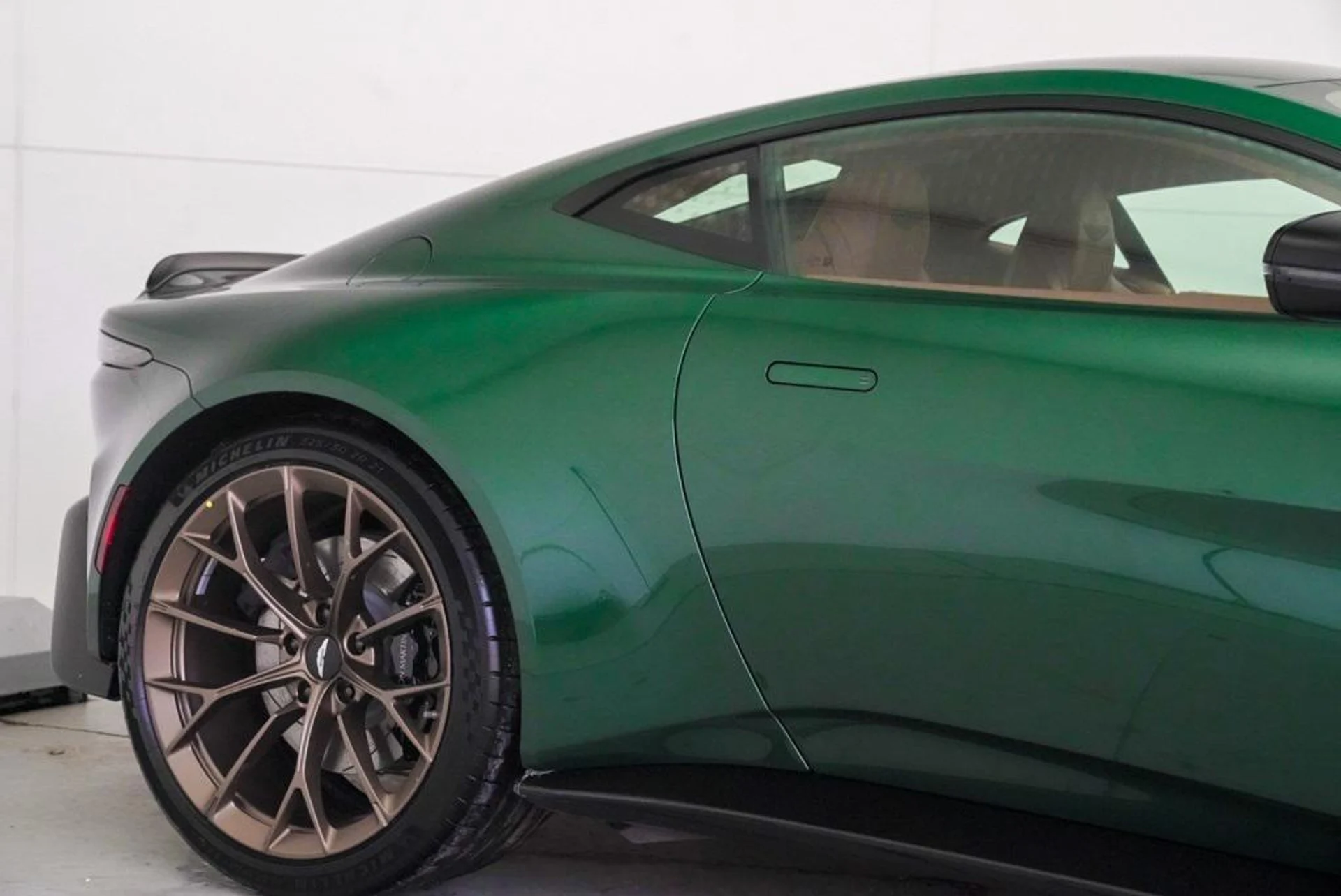 mph025_434834237_Sr6_JEPT_Skbp_FP_Ft_Zft_RGUJ_Vl3_BI_2233fca3aa