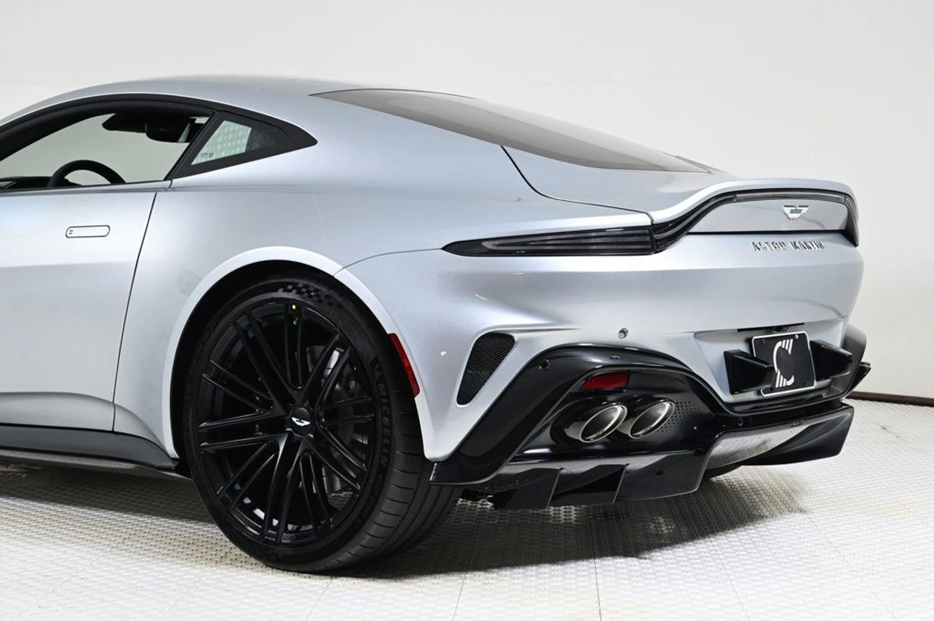 mph025_438416827_new_2026_aston_martin_vantage_coupe_11350_22934413_26_1024_b516831f69