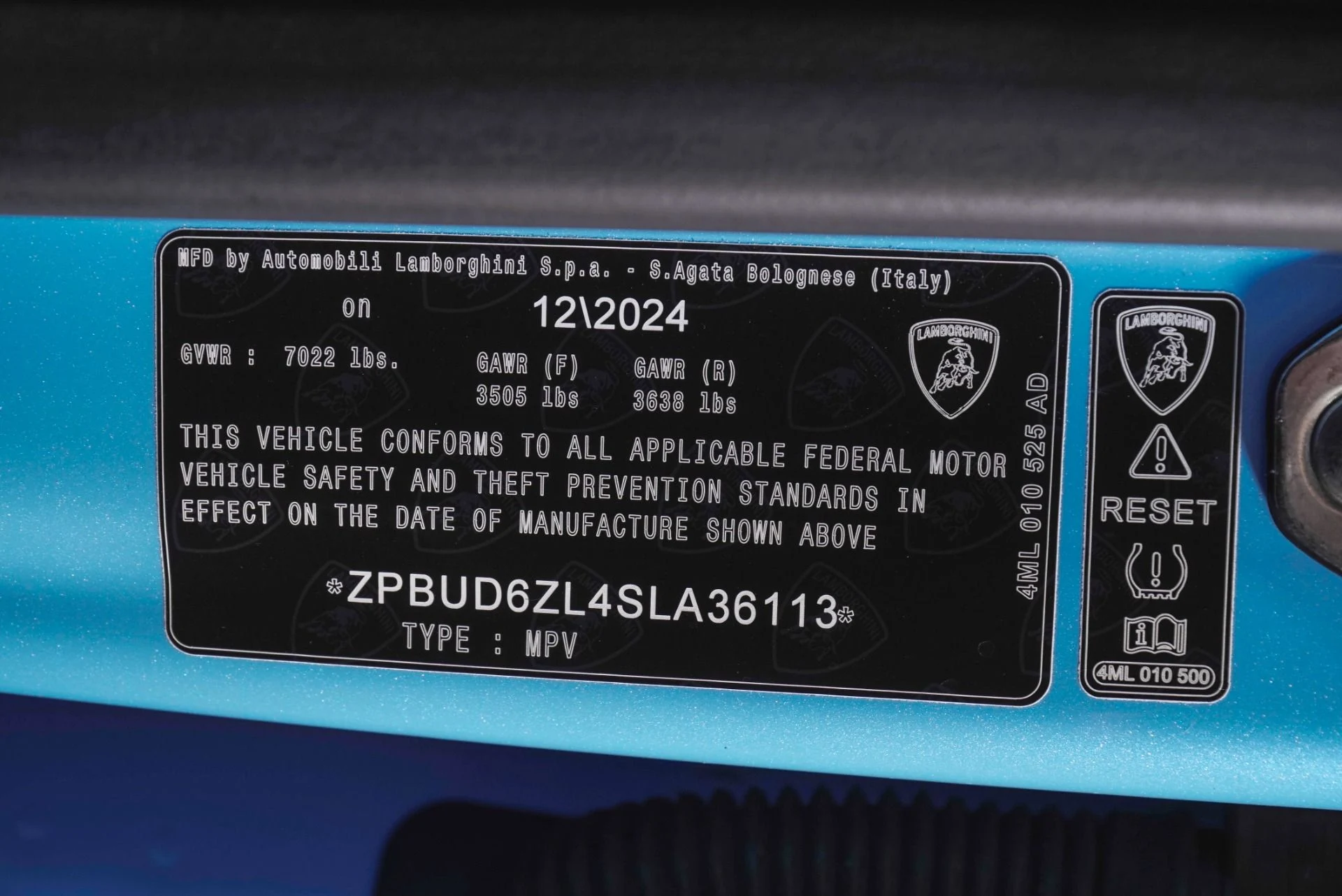 mph025_439995600_Used_2025_Lamborghini_Urus_SE_1781248569_ccf99ee160