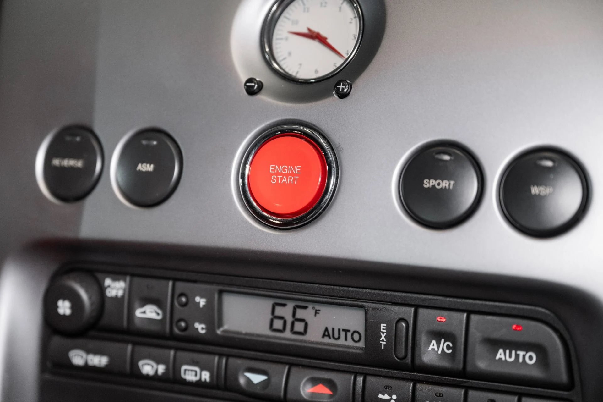 mph025_444604406_Used_2002_Aston_Martin_Vanquish_V12_1750947116_baff89dd37