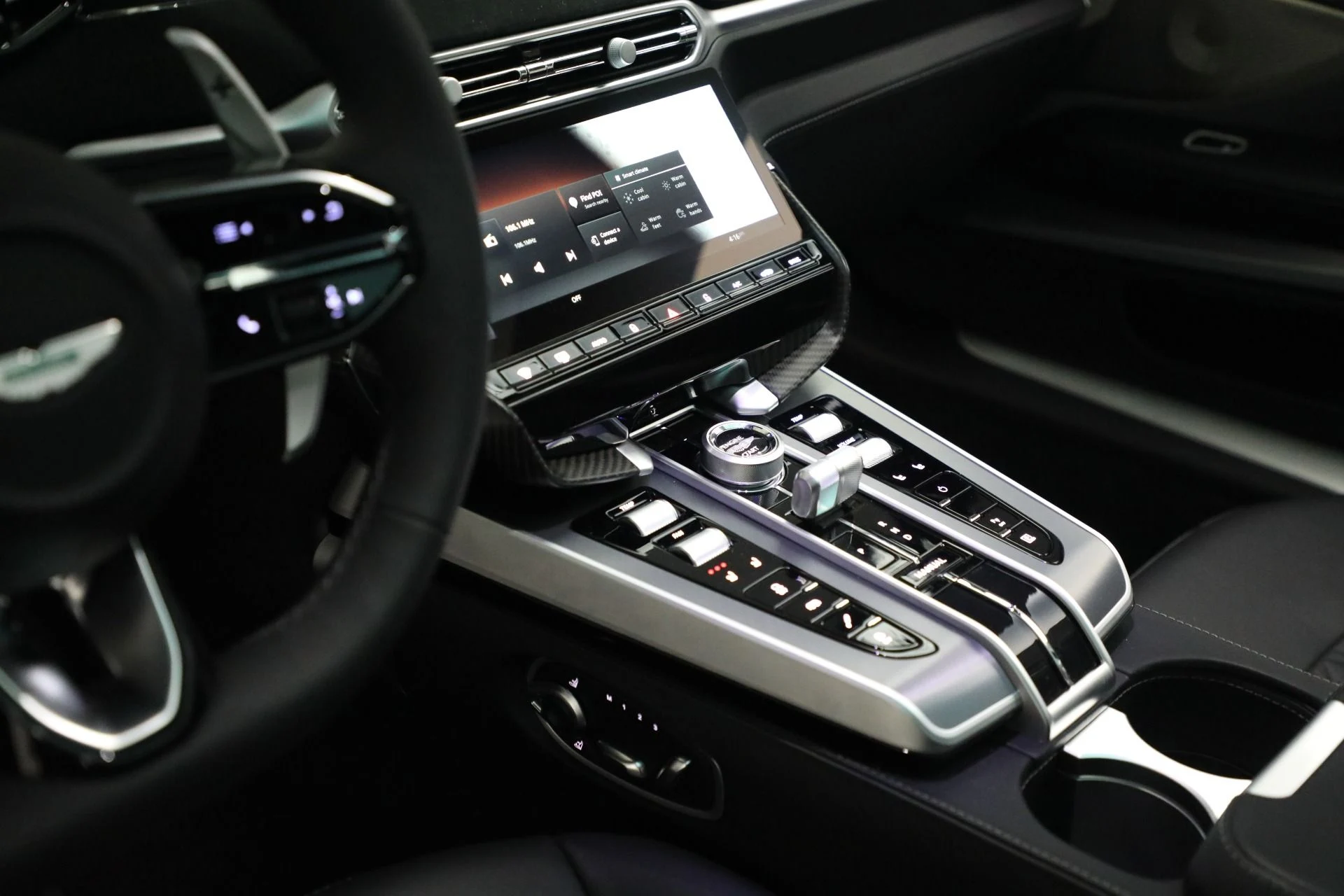 mph025_446076671_New_2025_Aston_Martin_Vanquish_85326065b7
