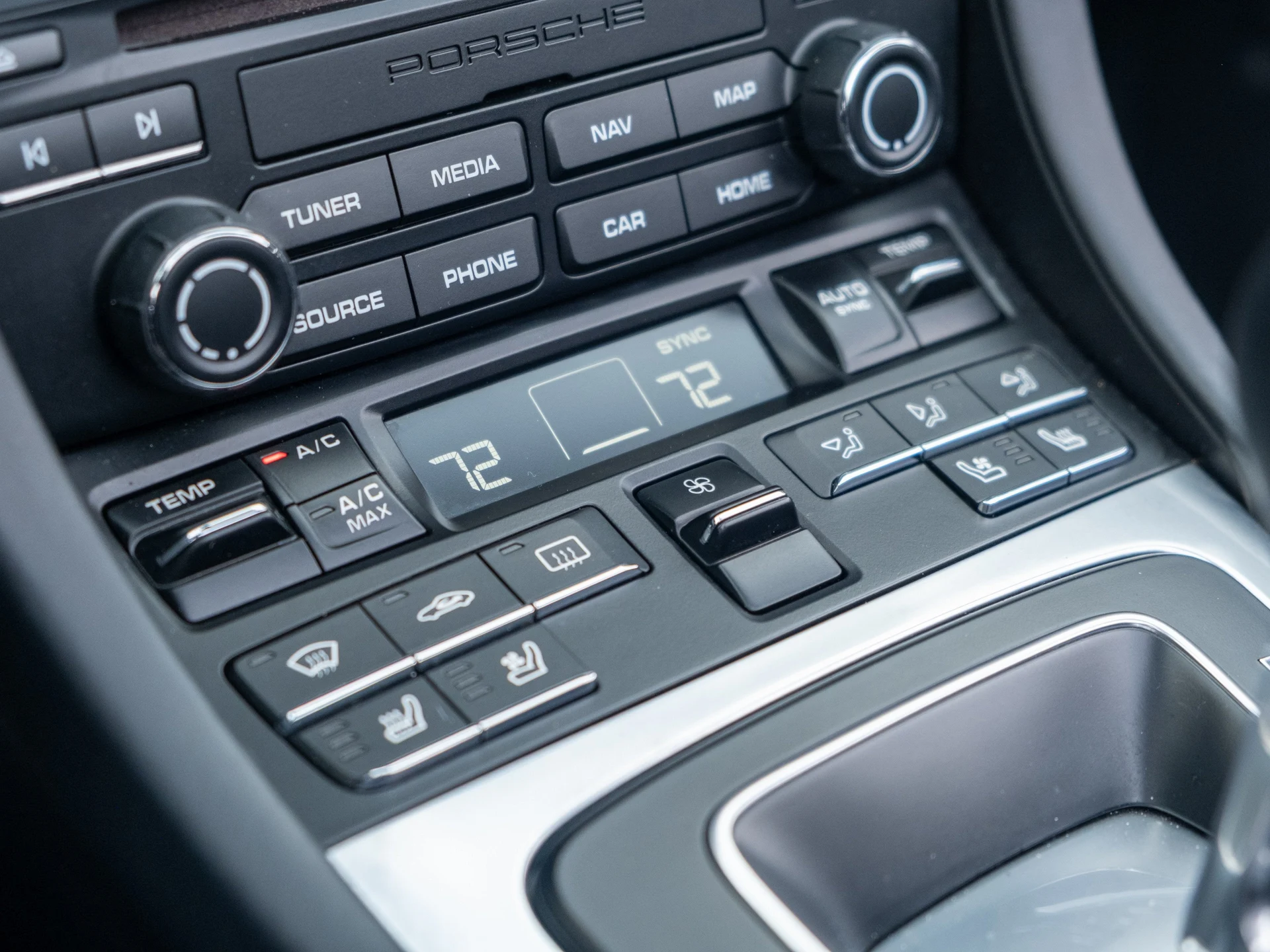 mph025_446240900_26_3878a4b384