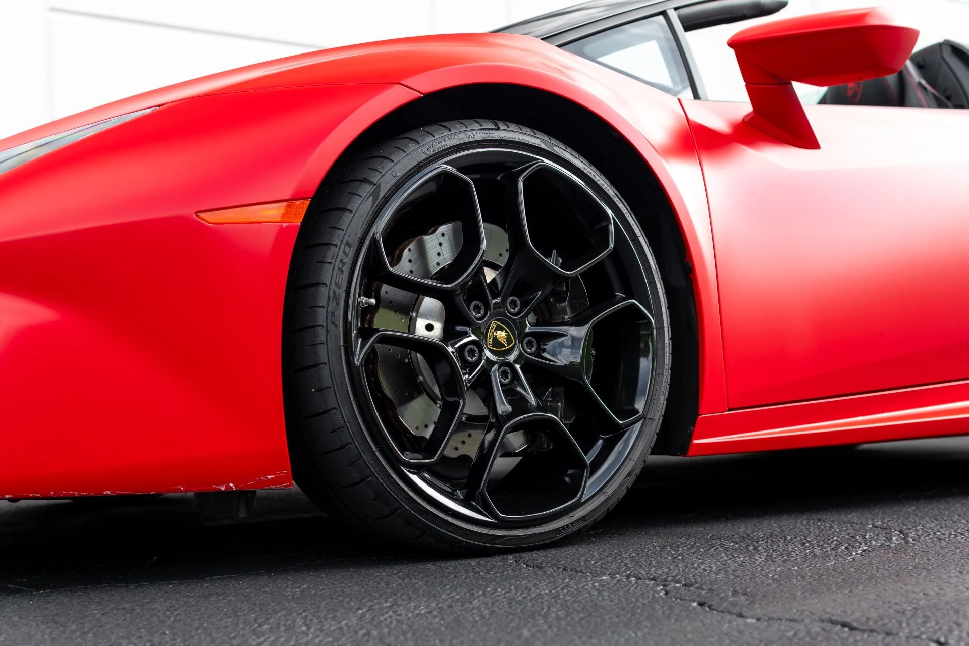 mph025_447695705_Used_2018_Lamborghini_Huracan_LP_580_2_Spyder_1766443768_a18c1c3247