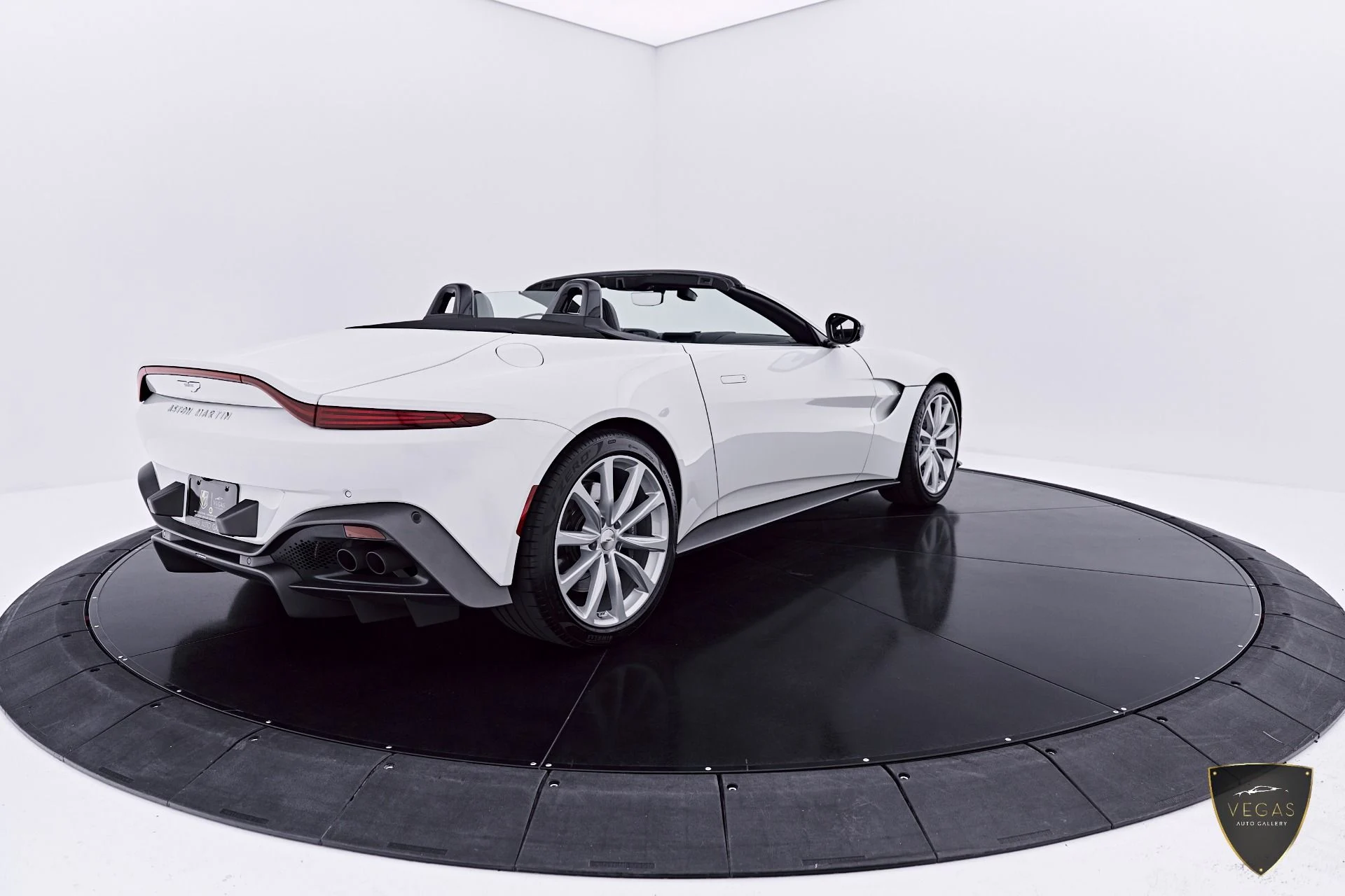 mph025_447903644_Used_2023_Aston_Martin_Vantage_1783622431_db50e386bc