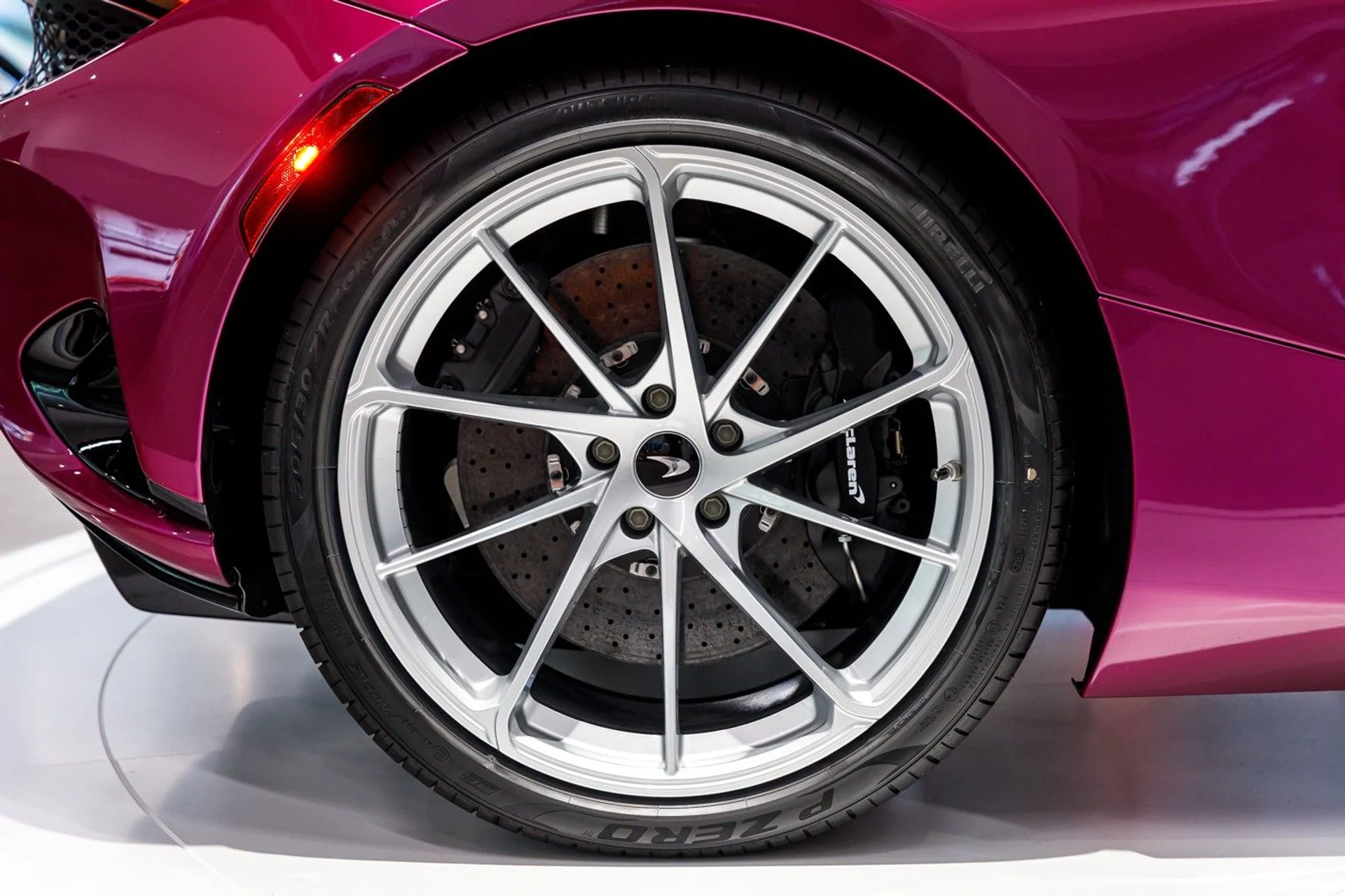 mph025_452522488_676_p26_l_d645627712