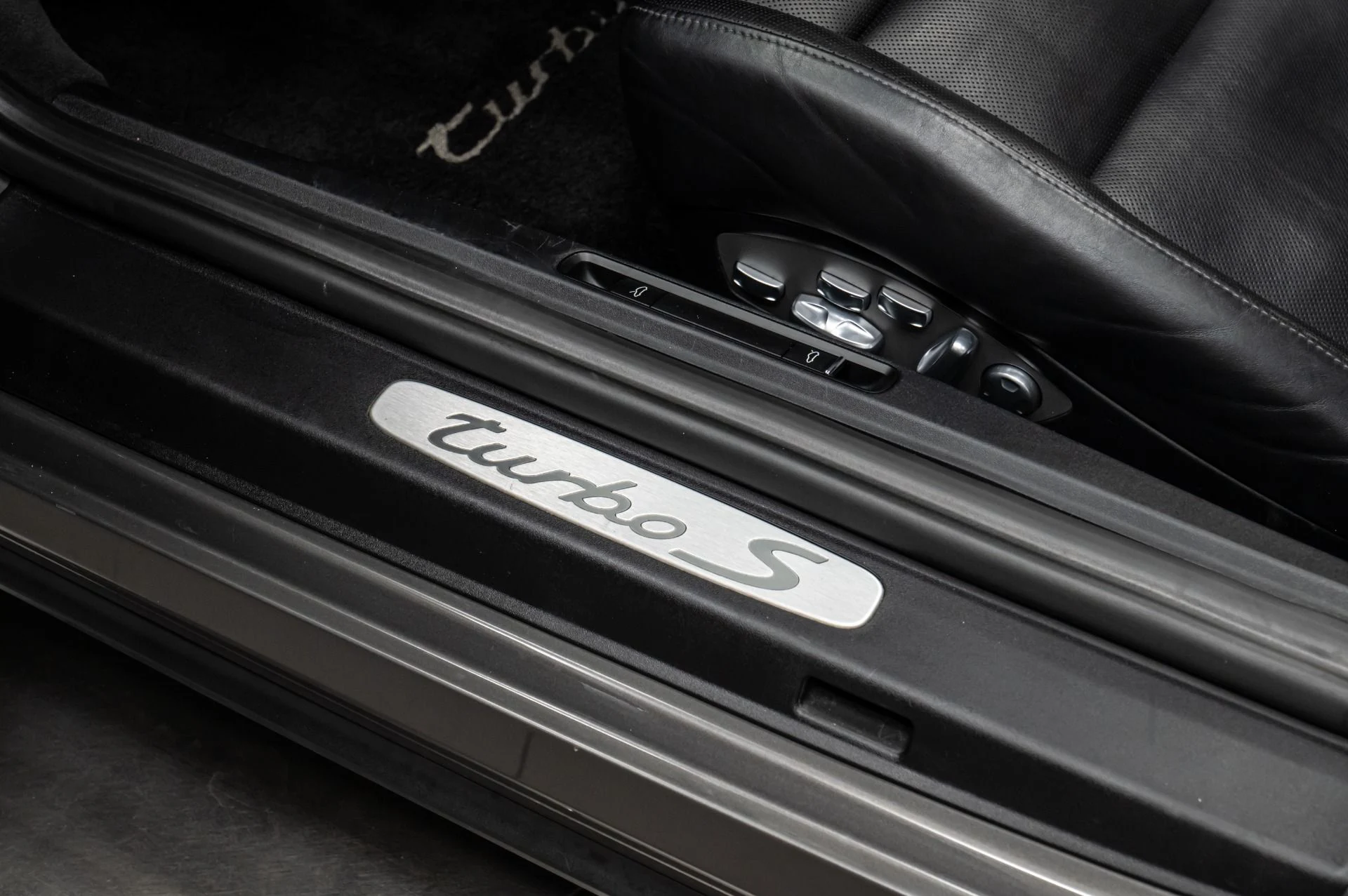 mph025_45336096_Used_2016_Porsche_911_Turbo_S_1747174132_71d94437f5