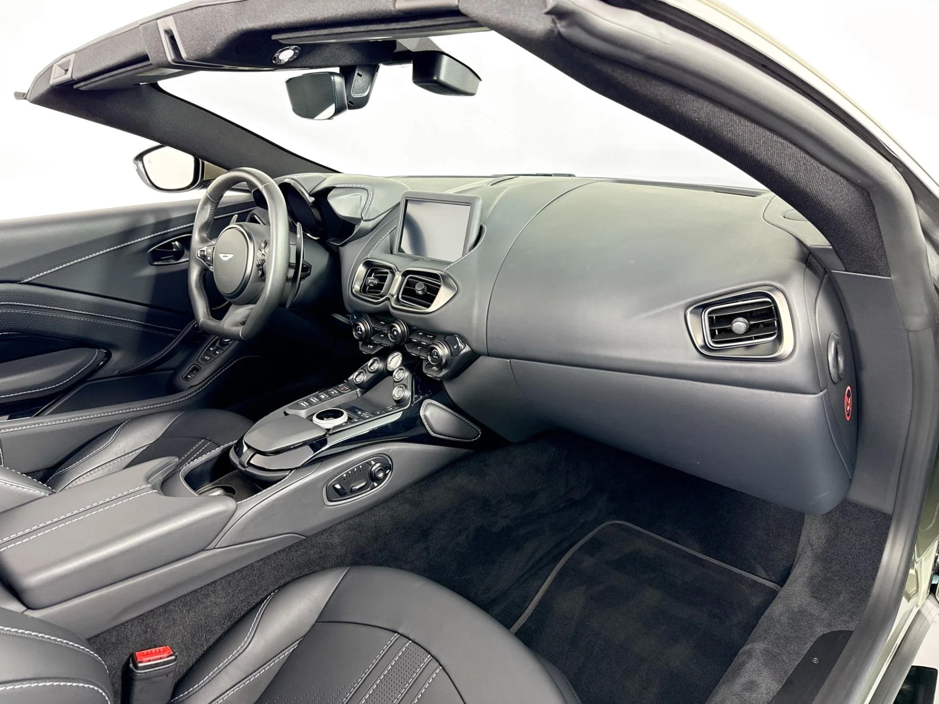 mph025_457752708_Used_2023_Aston_Martin_Vantage_V8_1783445547_54746658b3