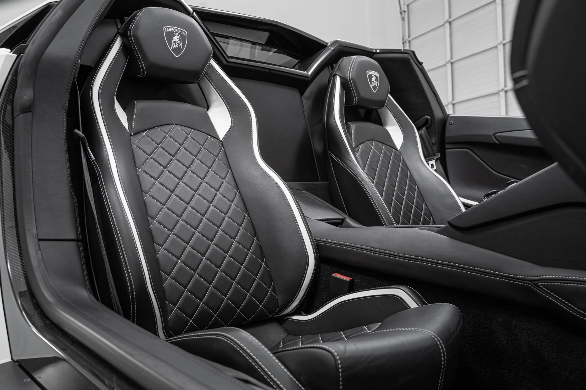mph025_460802678_Used_2019_Lamborghini_Aventador_LP_740_4_S_Roadster_1758210242_8dc9d0a846