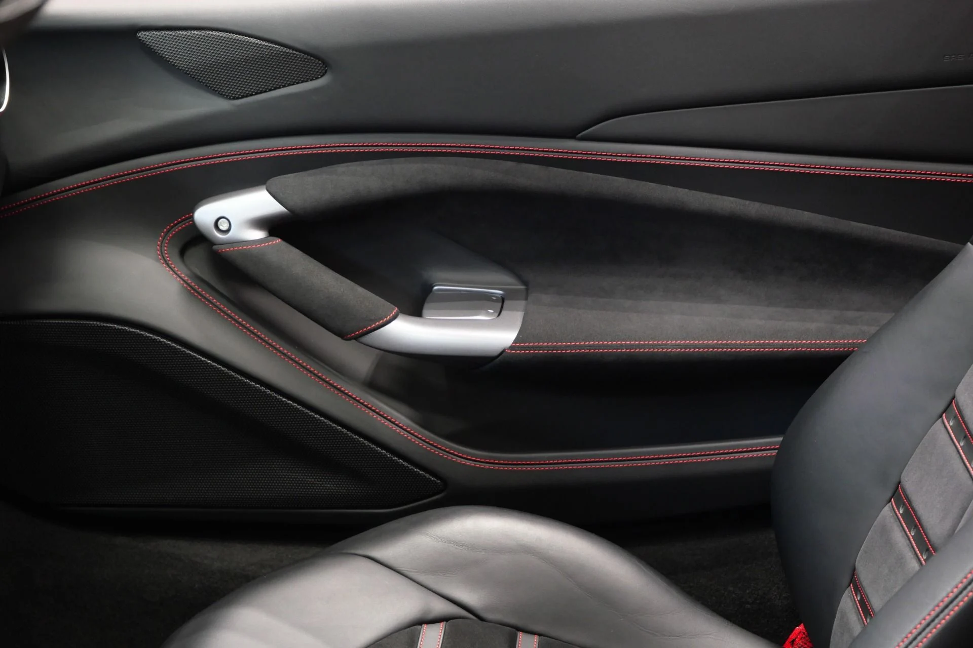 mph025_473260128_Used_2021_Ferrari_F8_Spider_1746047829_45911f7f49