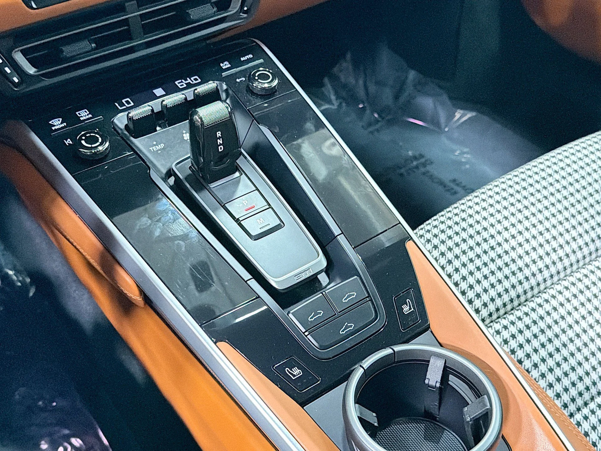 mph025_473631400_3a7639a5fcbed7ca7587144741075a8b_d8fae9578d