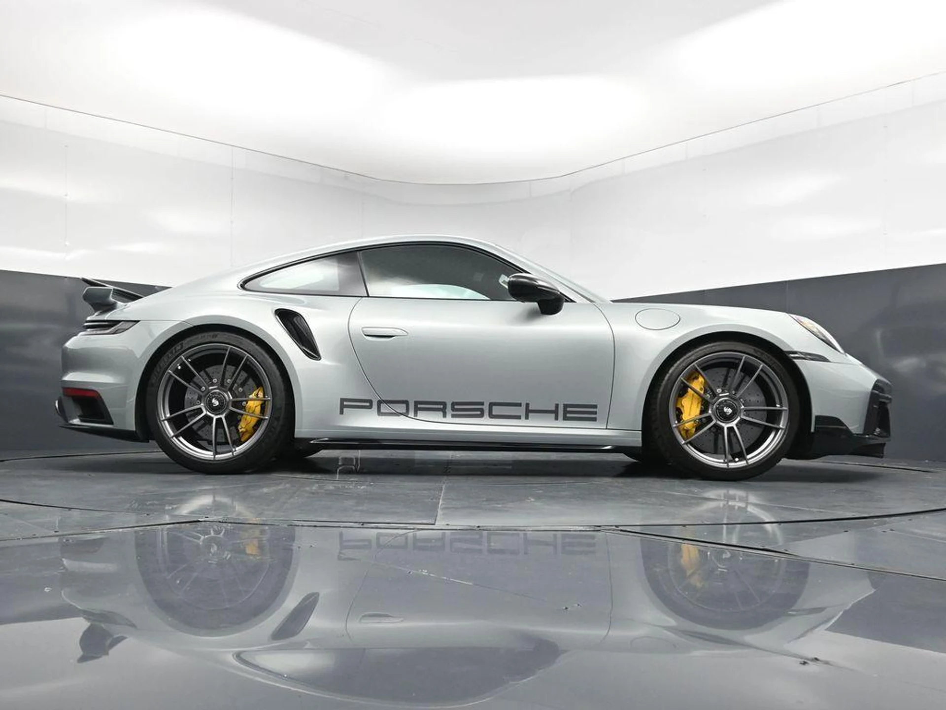 mph025_474390176_Um_Hfu_Bav4f68v_Nl_Zn_Hzx8_A_wuc_U_9a5bb1e4c9