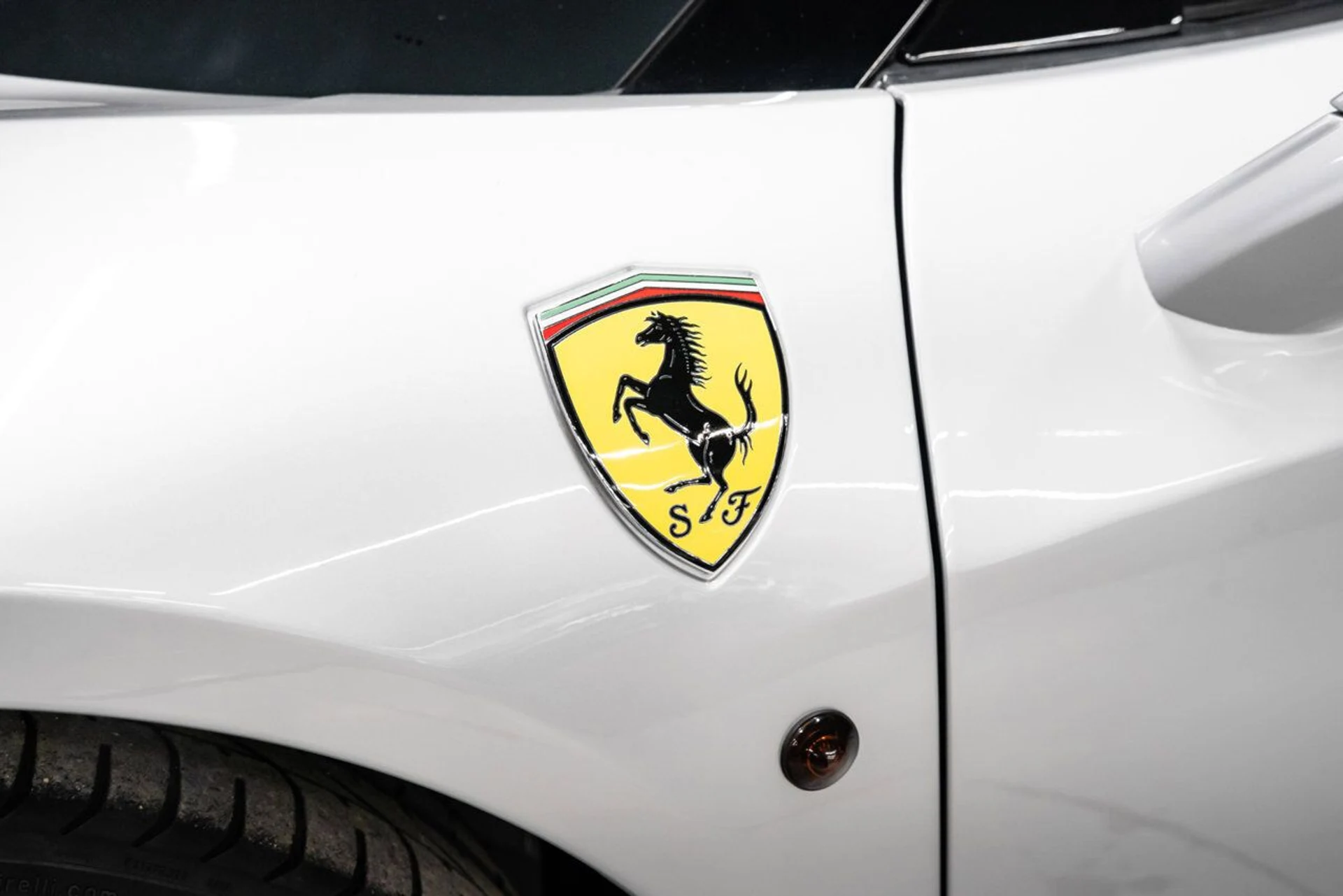 mph025_476471577_ferrari_458_italia_2013_564ec492d1