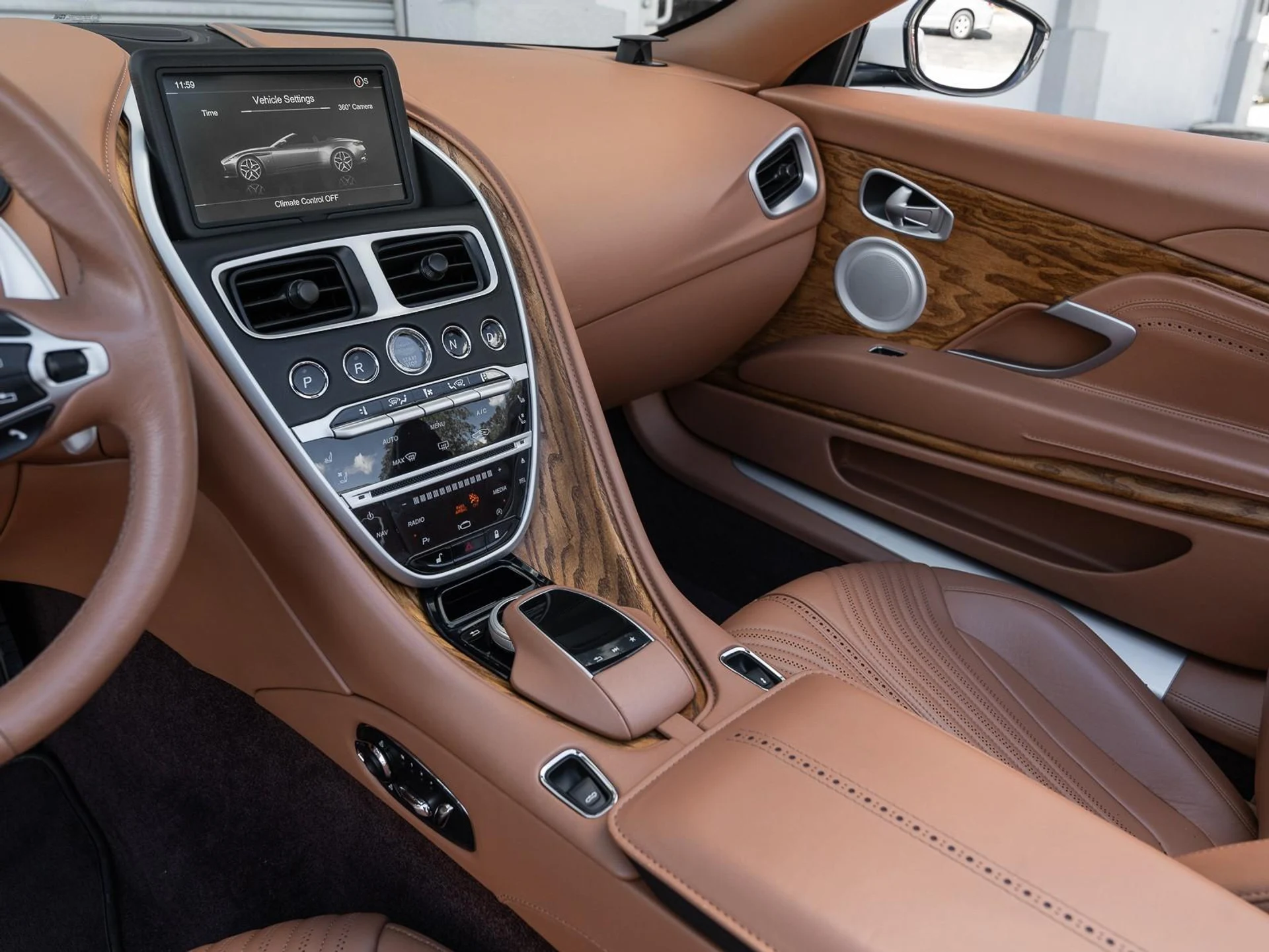 mph025_480393749_Used_2019_Aston_Martin_DB_11_1760731541_9f4cc3225e