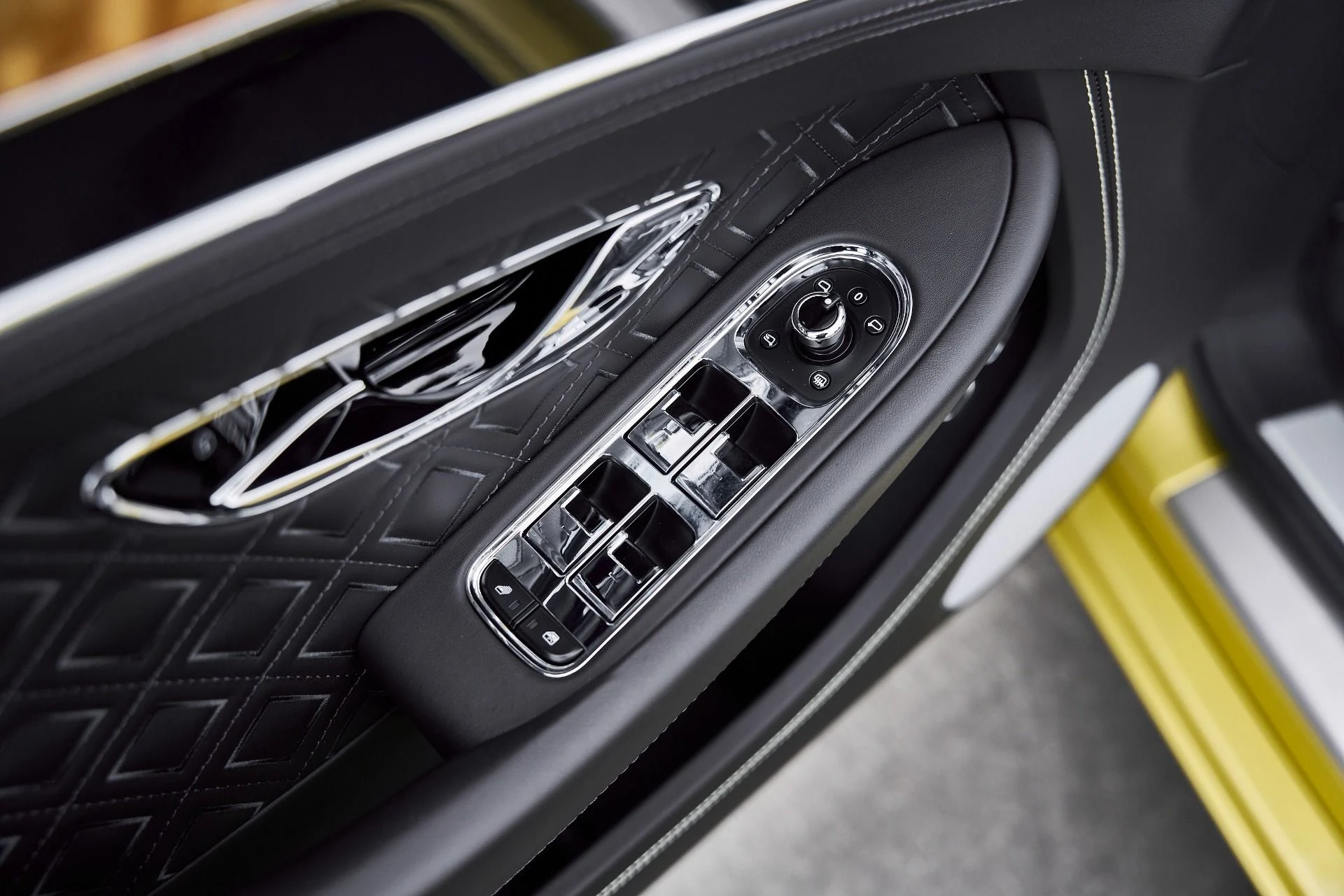 mph025_48308772_Used_2022_Bentley_Continental_GT_V8_1766800362_b9c964d124