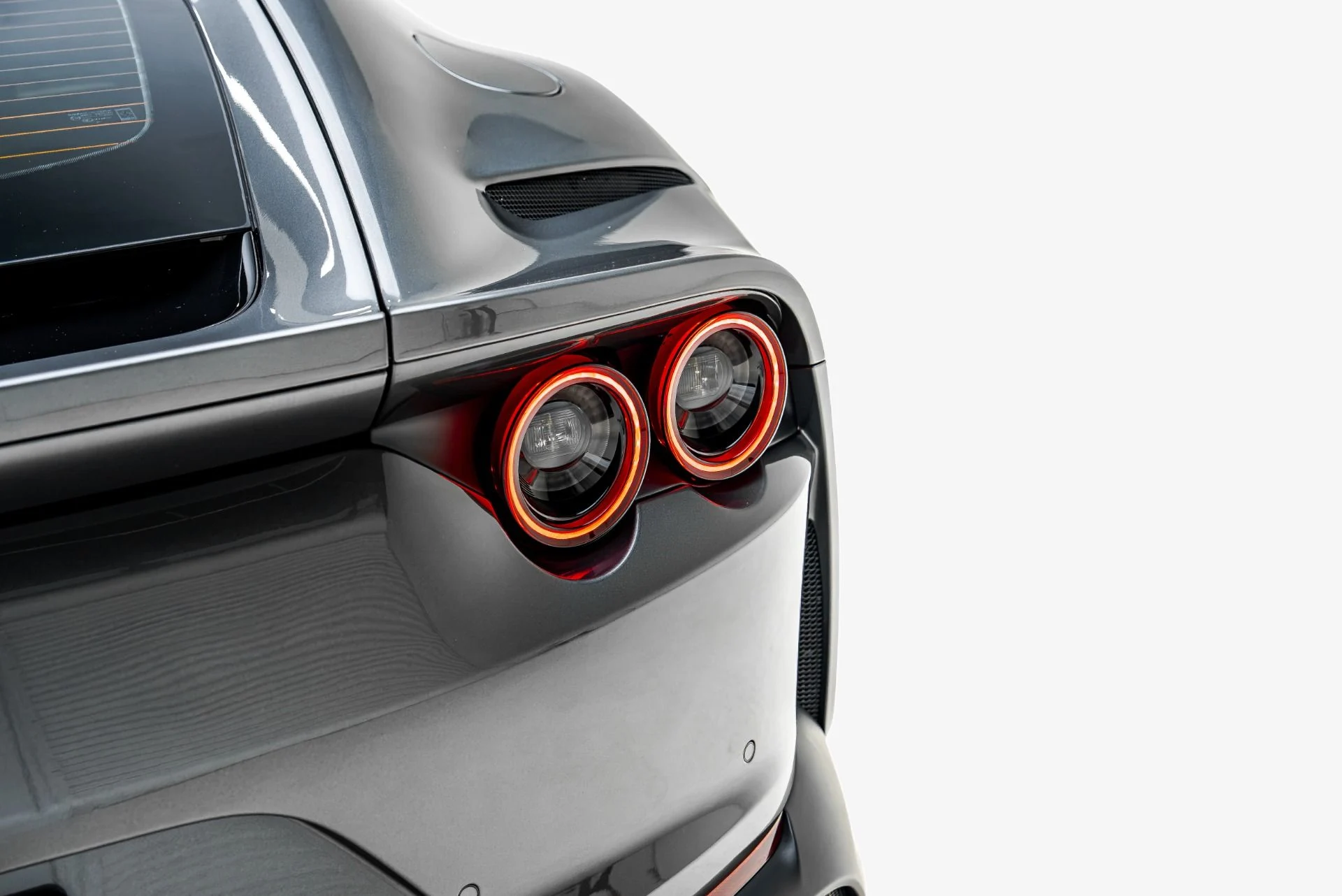 mph025_49205779_Used_2019_Ferrari_812_Superfast_1784241737_d22418a3a0