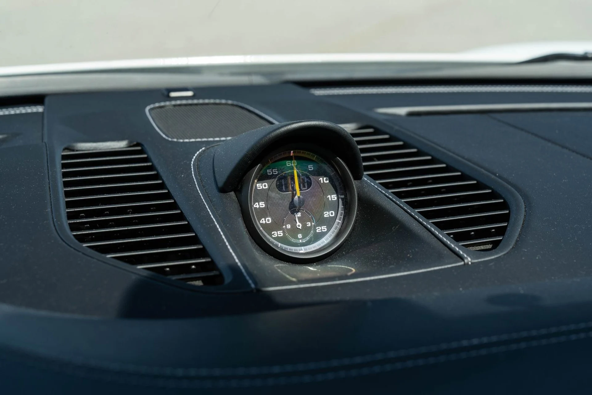 mph025_492247510_f053264780792dd48ee3df86c4bcc03d_825a7b74b2