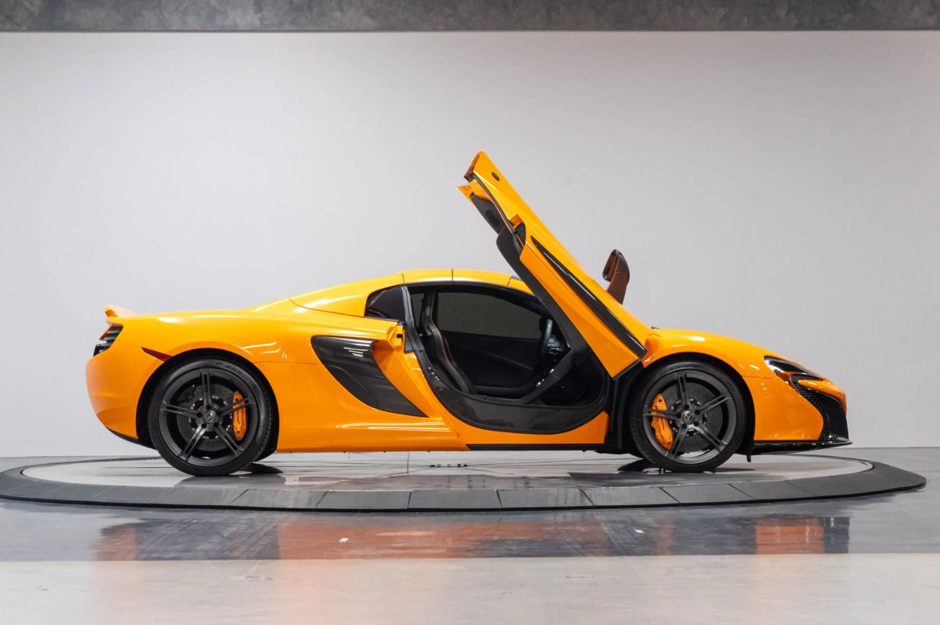 mph025_492531875_Used_2015_Mc_Laren_650_S_Spider_1784666087_586ead50d3