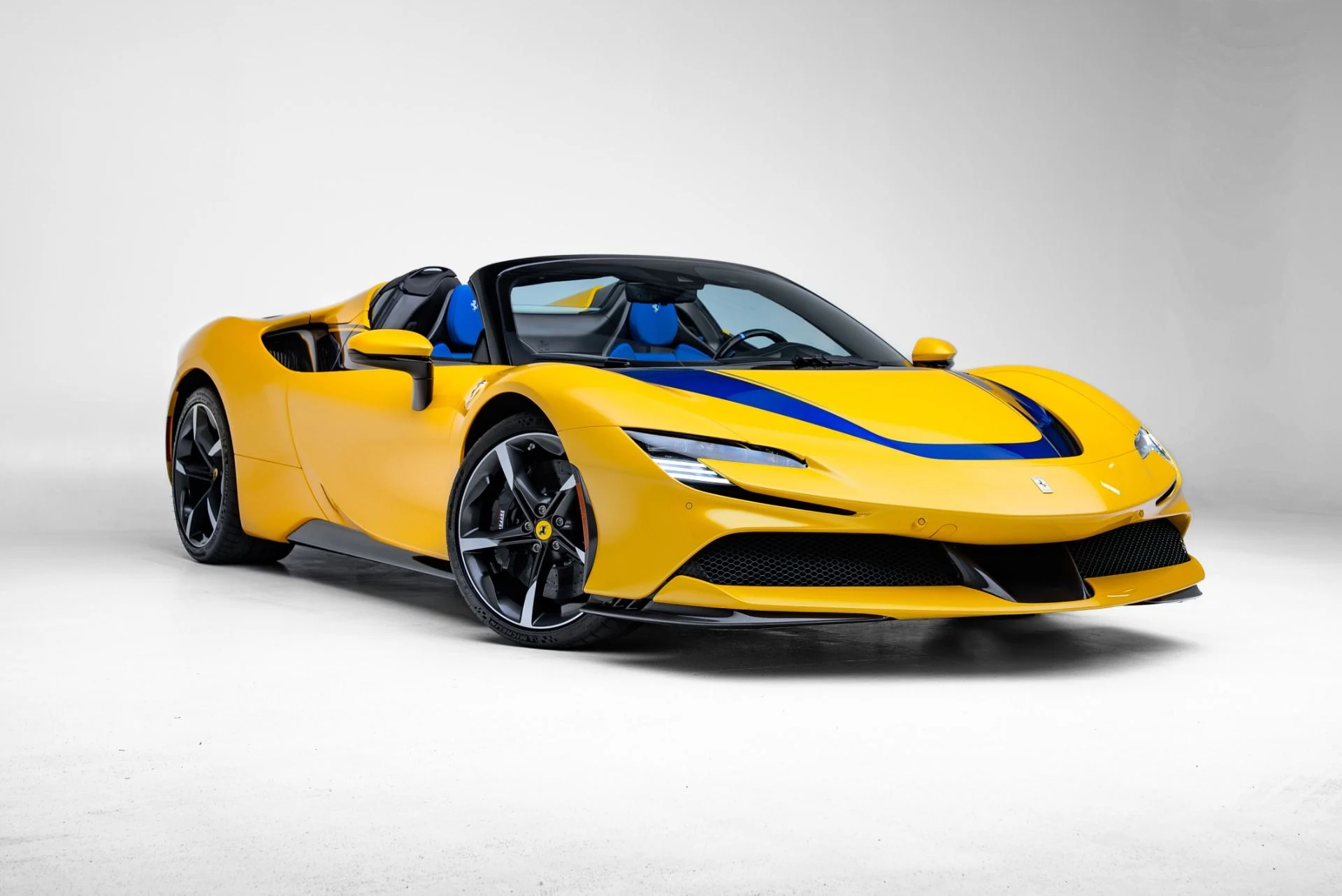 mph025_496120726_Used_2023_Ferrari_SF_90_Spider_1773351376_8348ec2fdd