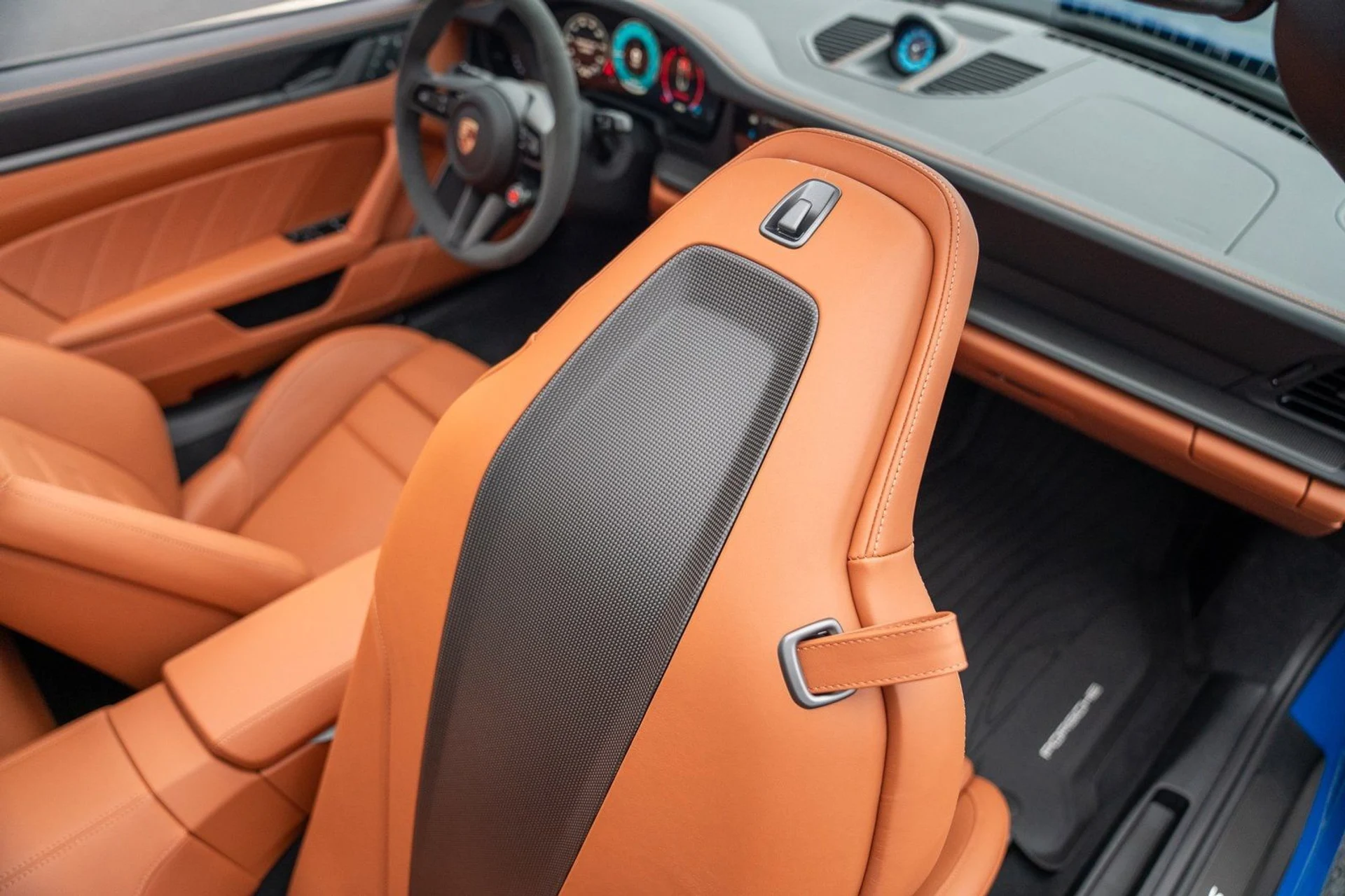 mph025_502659616_e9dc37677ac0a55ec7a680c4aeea99f6x_bc26d375e3