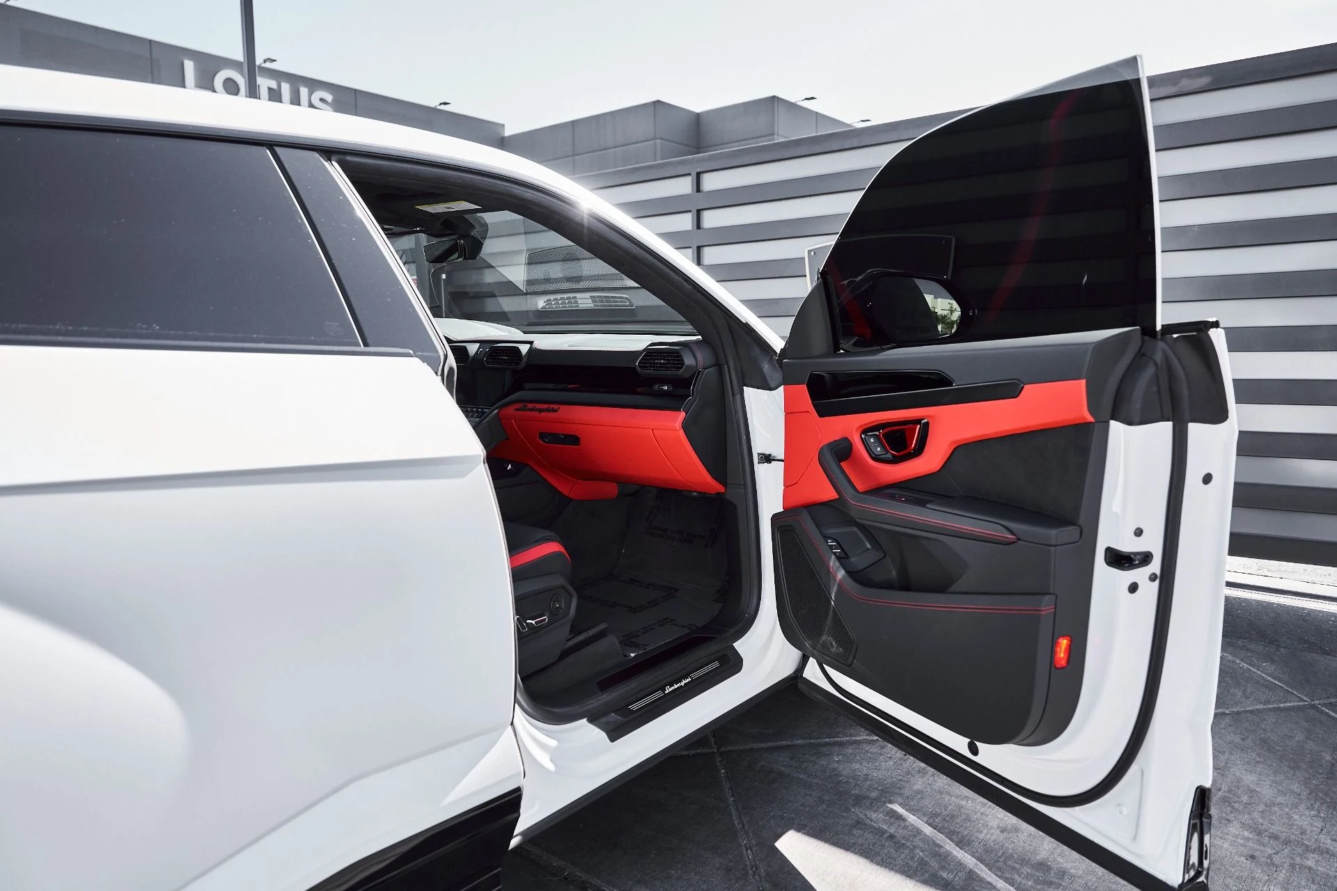 mph025_504540927_Used_2023_Lamborghini_Urus_S_1780535963_039bb5c2a1