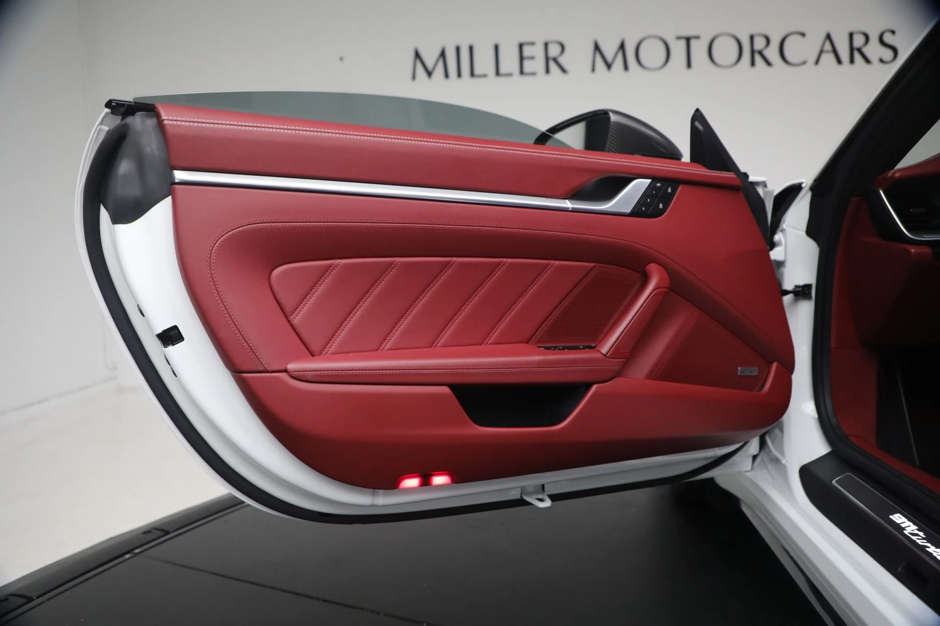 mph025_509537847_Used_2022_Porsche_911_Turbo_S_1782750137_a1705e20b6