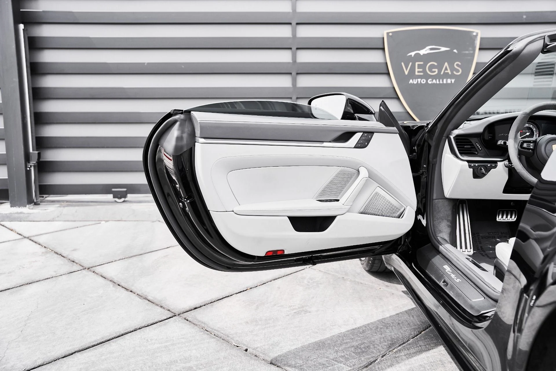 mph025_515038264_Used_2024_Porsche_911_Turbo_S_1774923295_2bb5951274