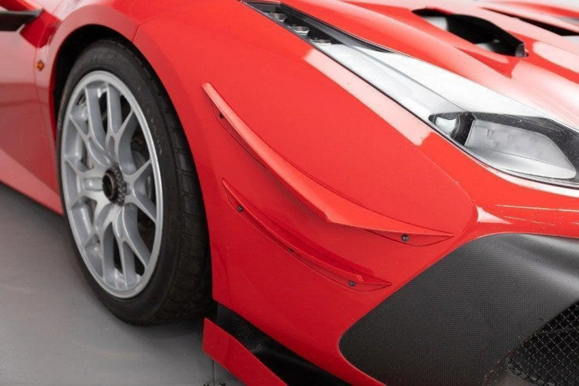 mph025_516074544_Used_2022_Ferrari_488_Challenge_EVO_1777367756_5e64dc76b9