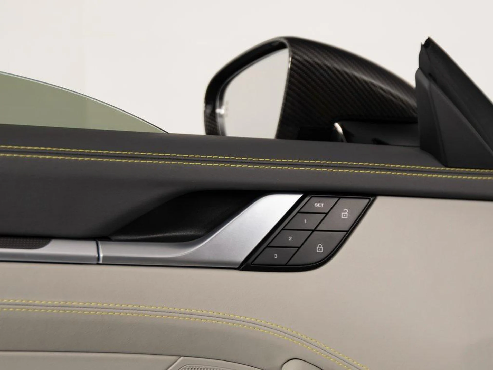 mph025_522002192_B_Pz0lk5_Or07_Hy_H9p_OS_Nj_H1o_EF_Og_cc18d9509b