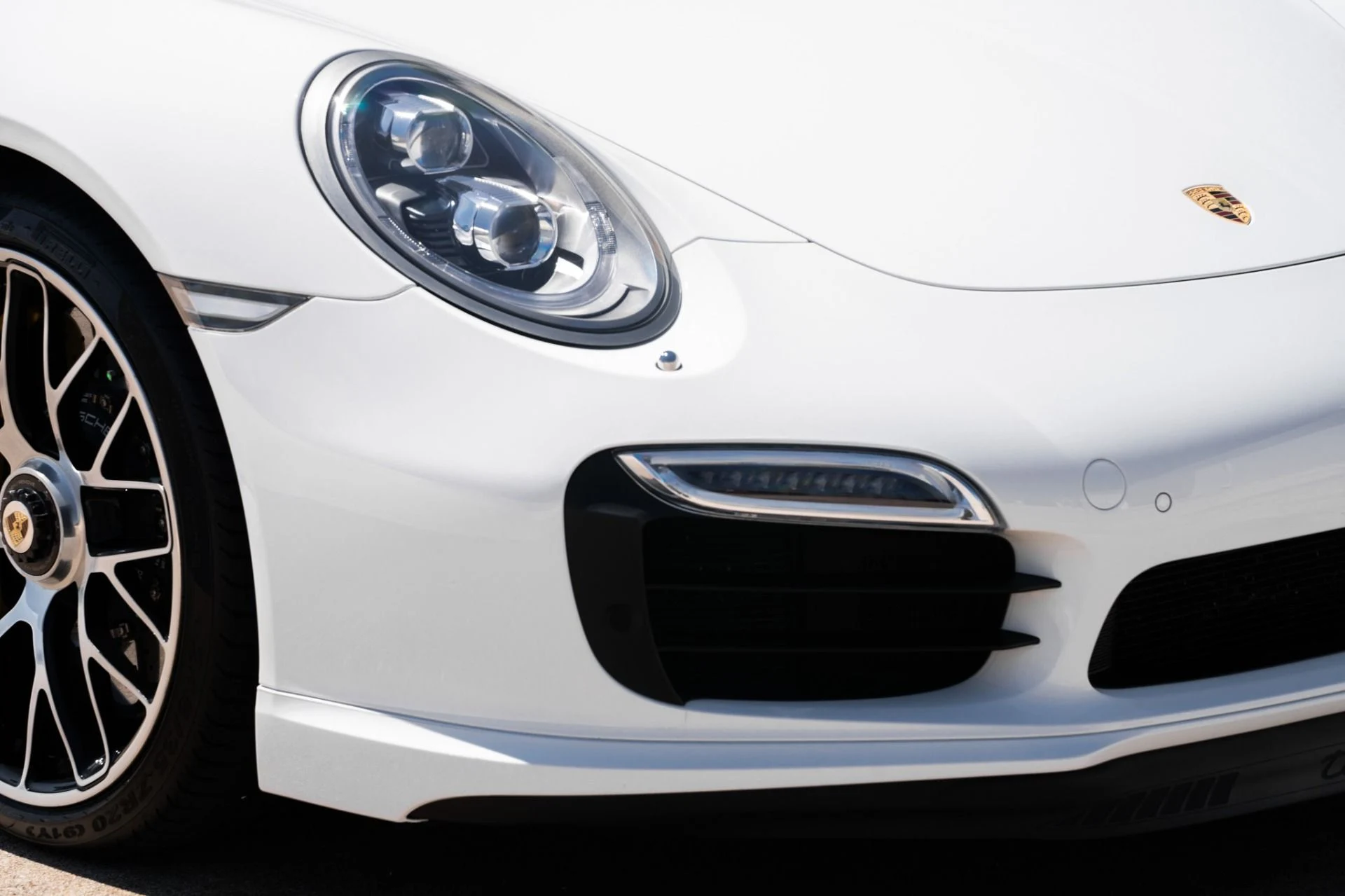 mph025_52841083_Used_2016_Porsche_911_Turbo_S_1757446790_6d22a4714d