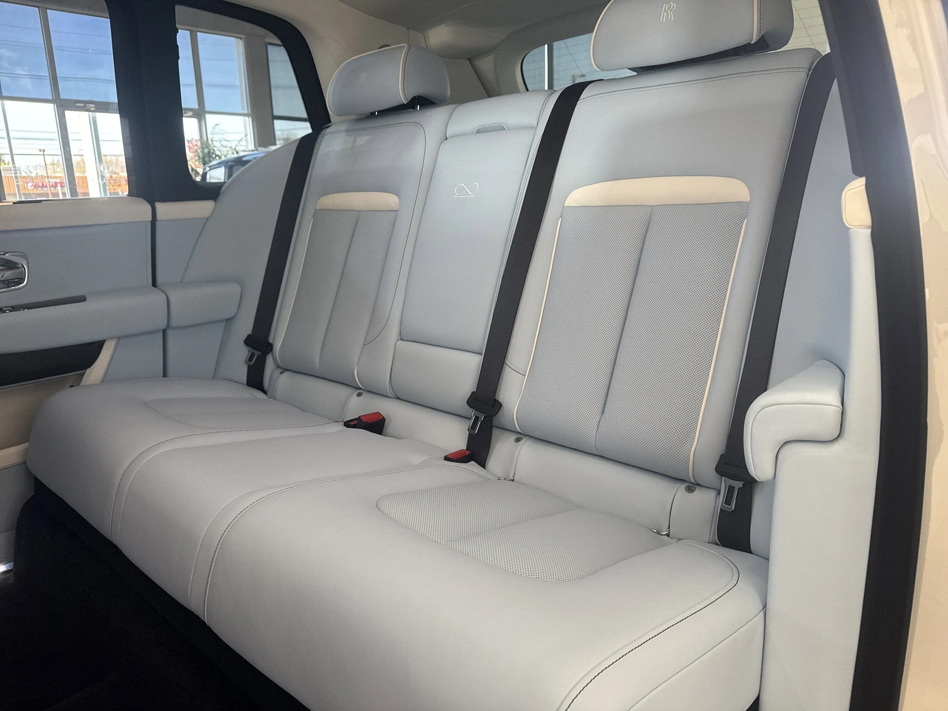 mph025_52897905_45c6074cbb4a9521c02f8447fcbb7002x_5ee59decb5