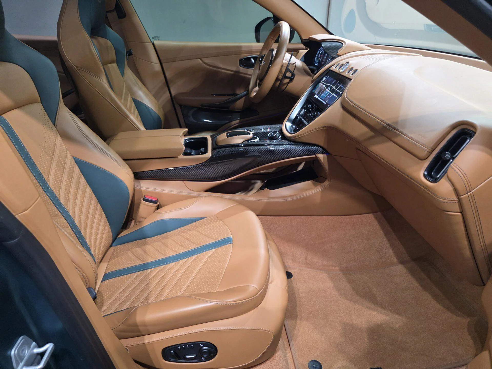 mph025_53040115_357a5de69e4de0a43a7a4a868d3de98d_69706b60f1