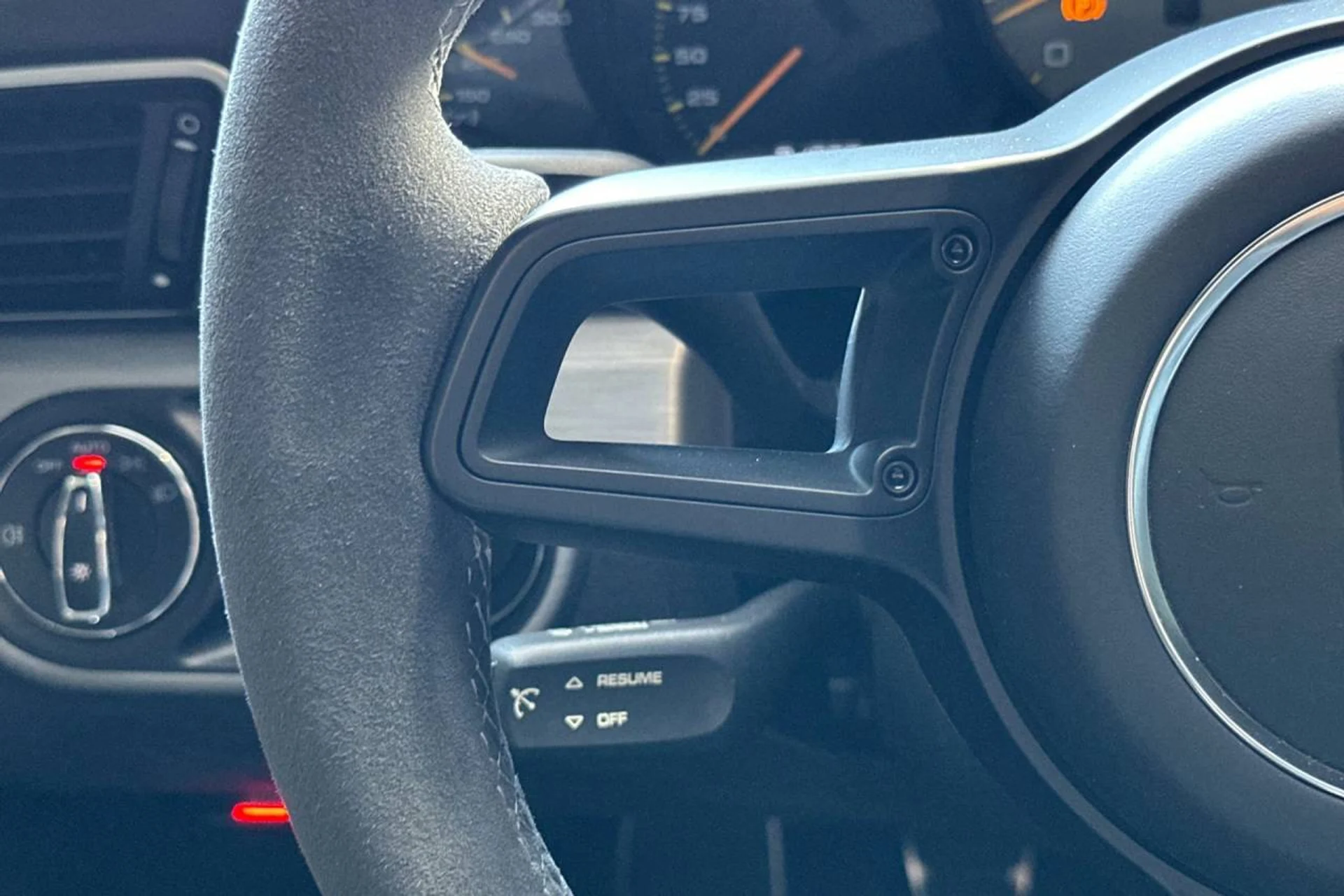 mph025_531515976_1280_95eb309e55