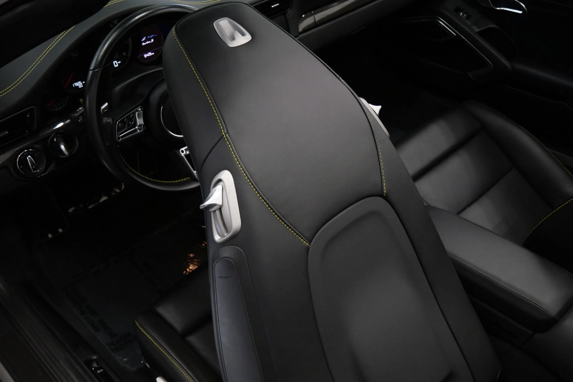 mph025_536966264_Used_2019_Porsche_911_Turbo_S_Cabriolet_1756135575_8a988d083a