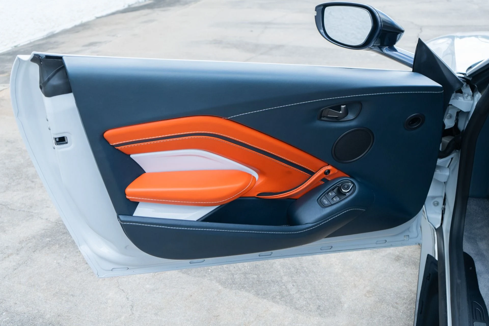 mph025_543037405_Used_2019_Aston_Martin_Vantage_1777043829_fe5dd4c5a0