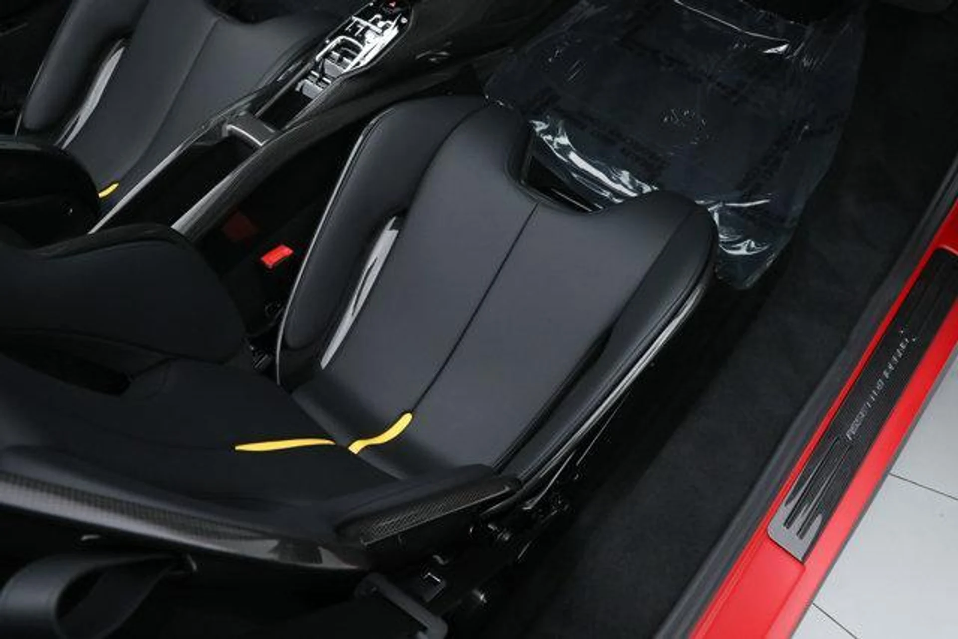 mph025_544101717_J_Um_U3oev_BR_55_T_Tw_Ux_Wy_K9w_OS_Cto_904422ecbd