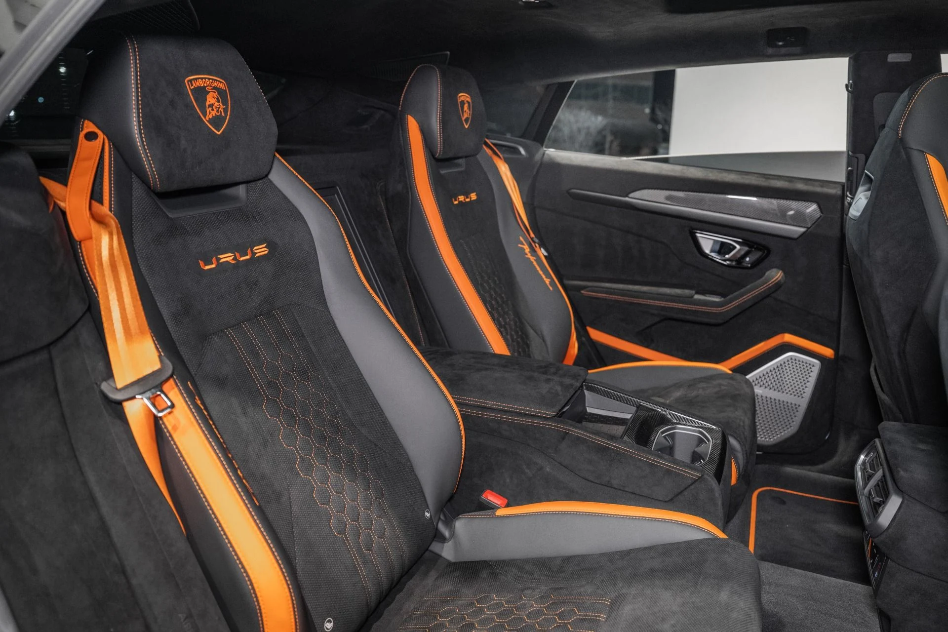 mph025_547154278_Used_2024_Lamborghini_Urus_Performante_1773069869_d4a562312b