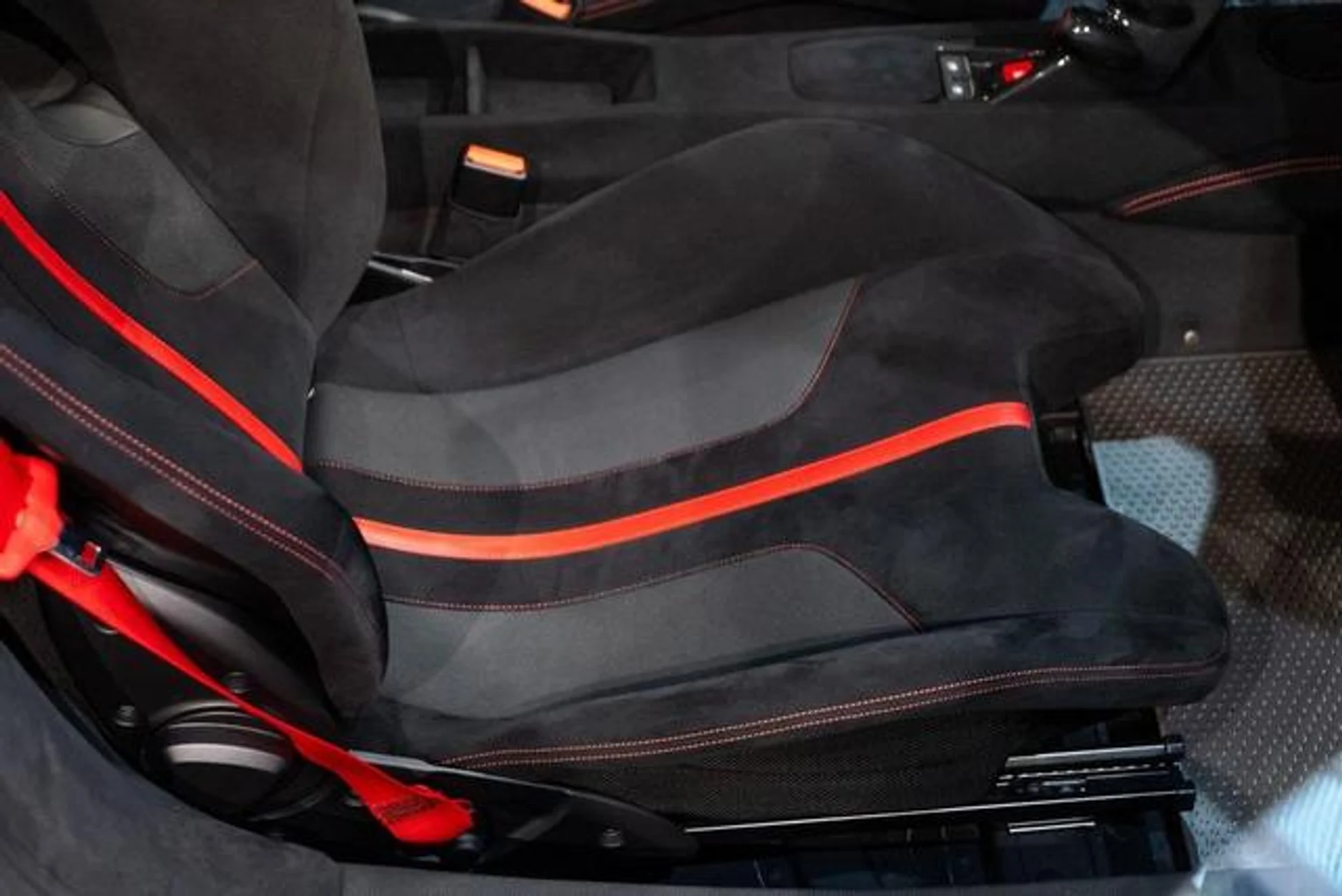 mph025_548977119_c_WRBICC_09_N8g9e_E_Wf_G7m_C1kh_I_b15a583672