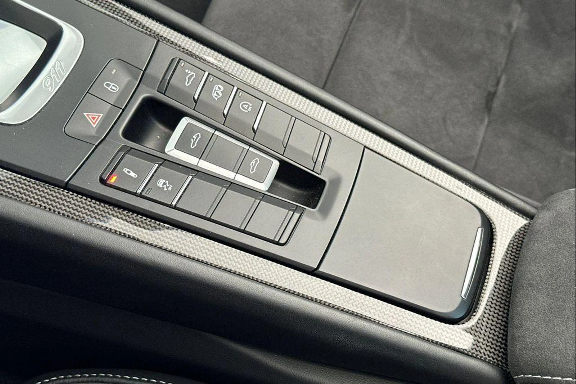 mph025_551097642_md_Ni_X9r_I_Ab_TE_Icy2_Brjn_G_Swl_Wt_I_26b79c74d4