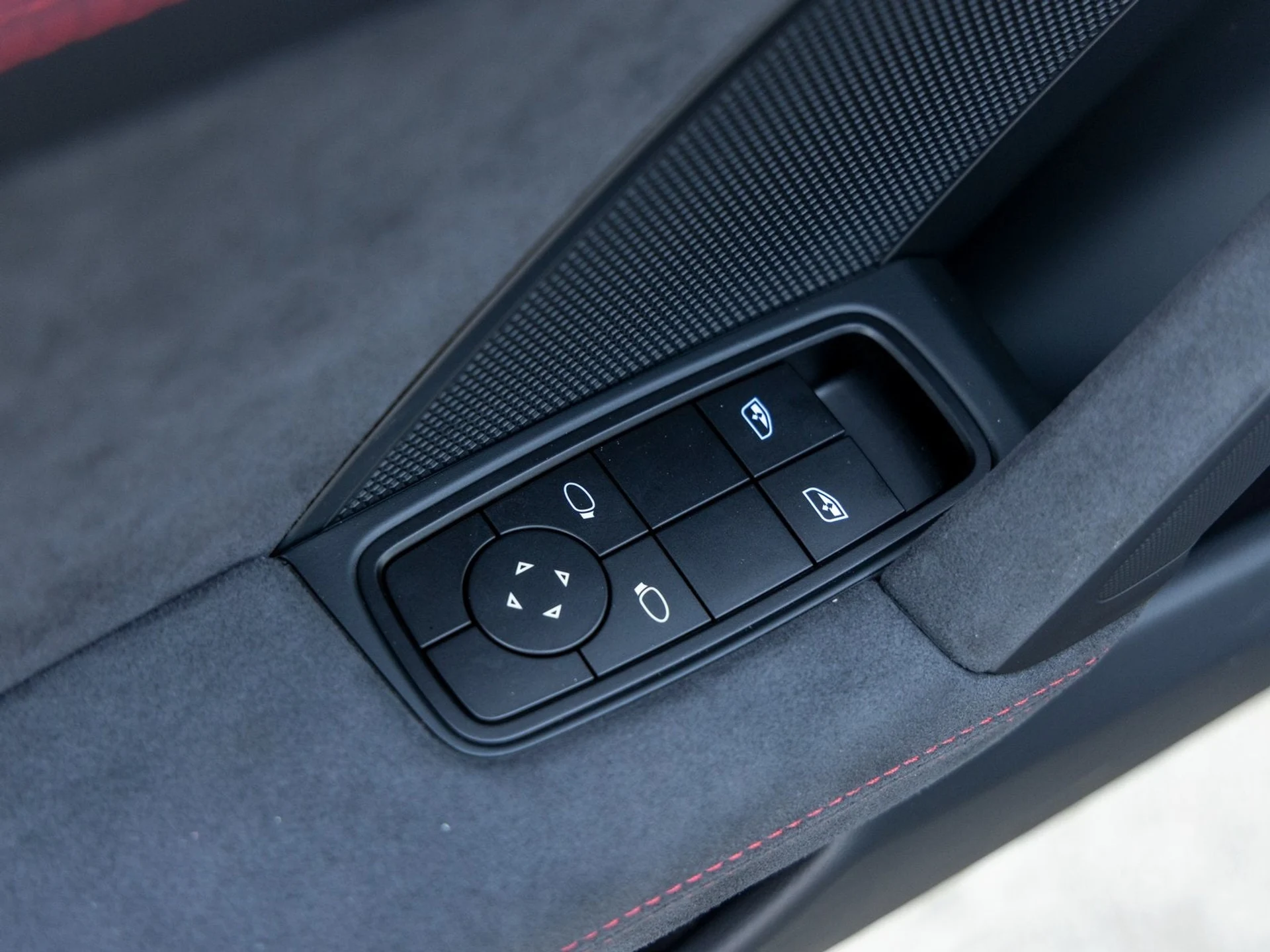 mph025_553933754_26_2a8cee94be