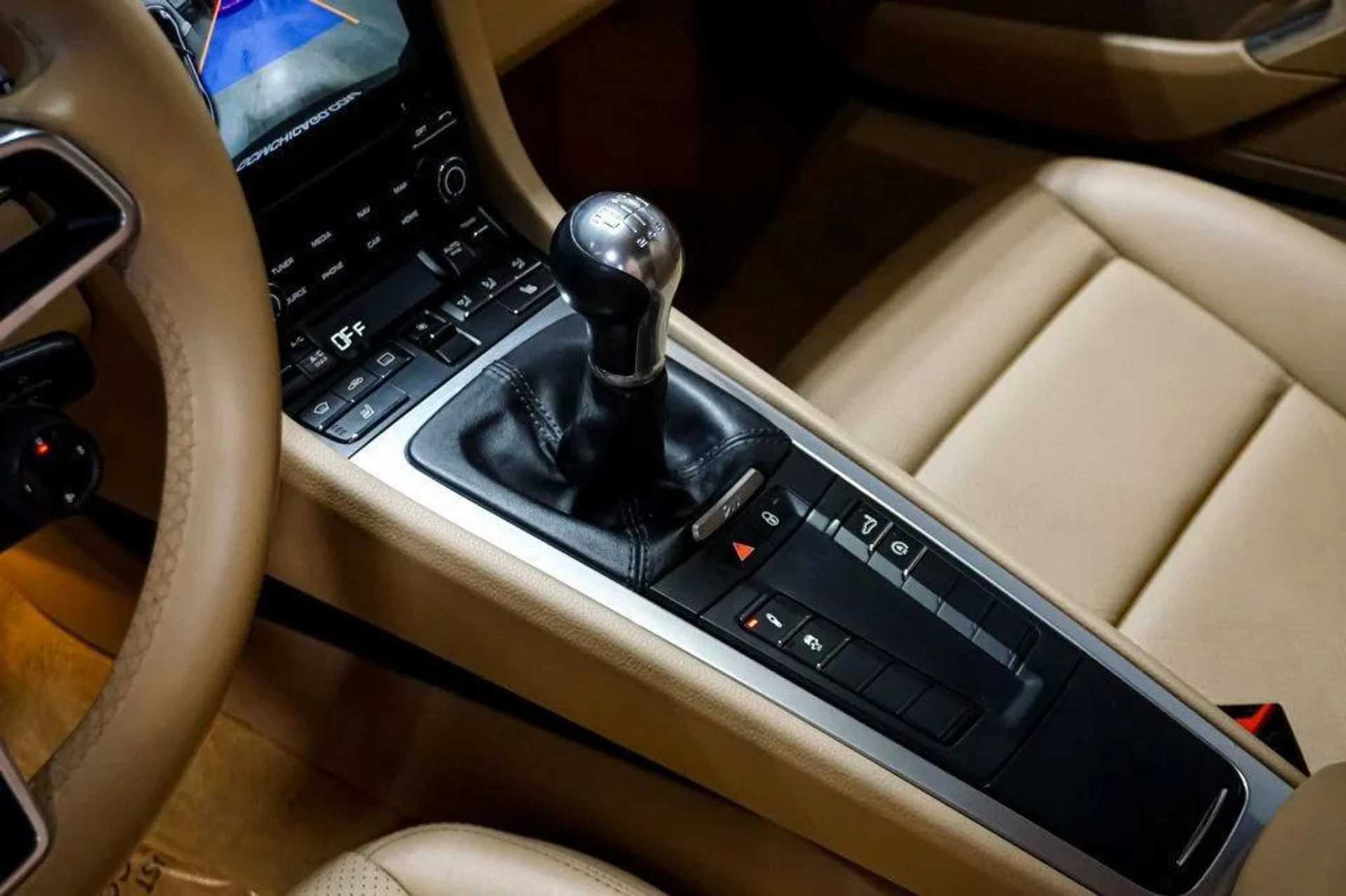 mph025_55730076_f29_SHJAI_En_K_Gw_Ue_E_Sq_C5eig0e4_05fb2c2406