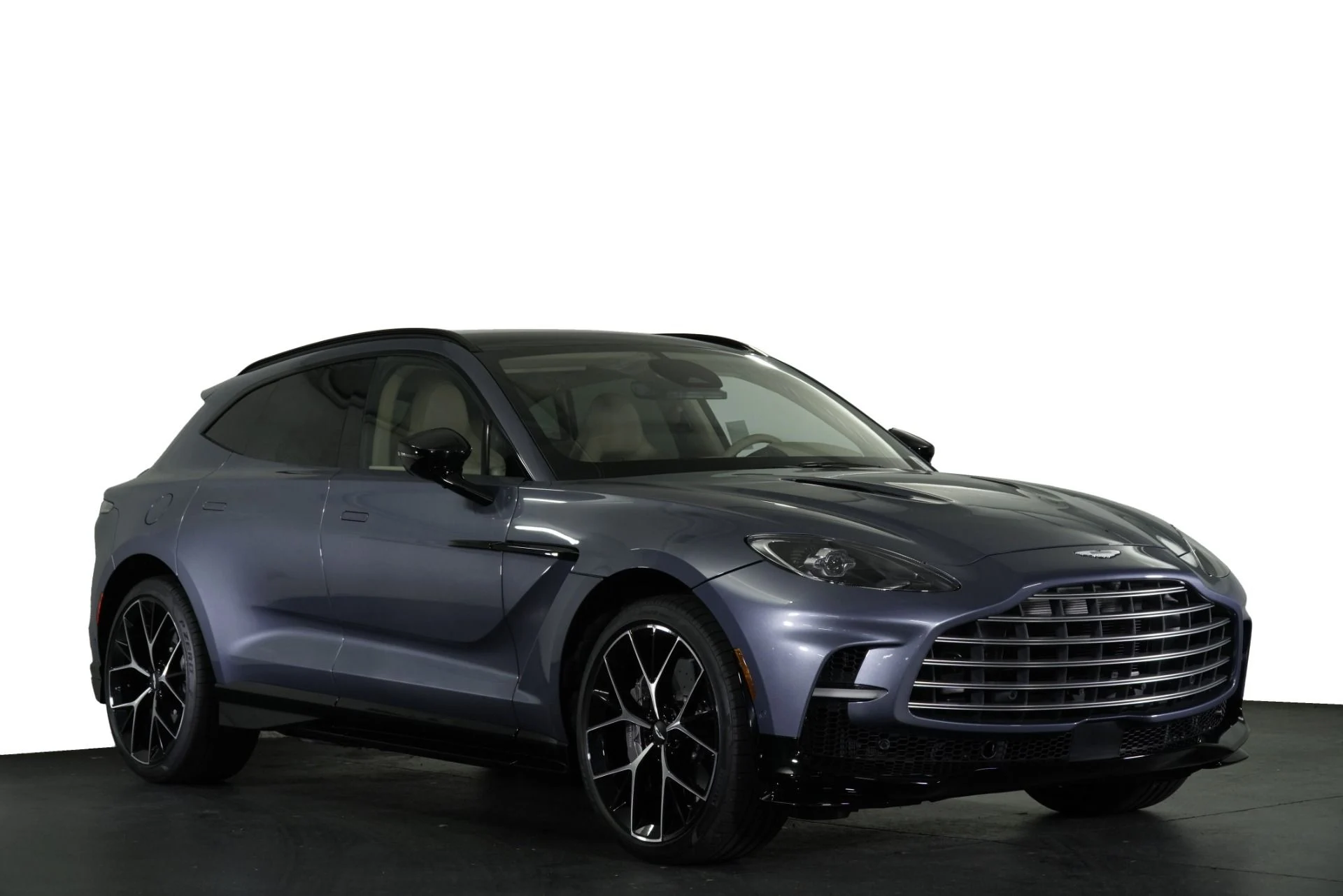 mph025_557992201_New_2026_Aston_Martin_DBX_707_1765563110_6a6baceb37